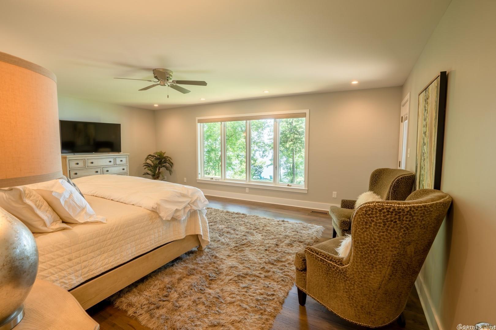 BRIARCLIFF - LAKE - Residential