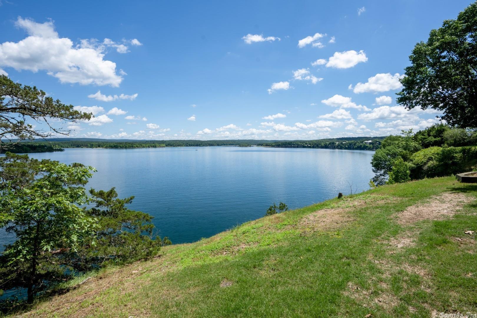 BRIARCLIFF - LAKE - Residential