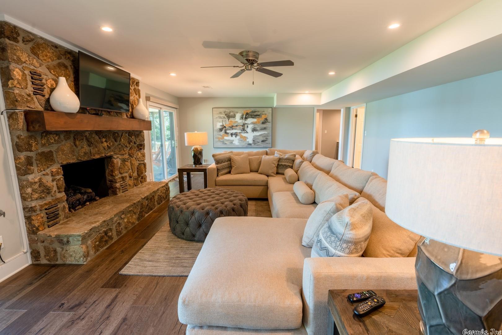BRIARCLIFF - LAKE - Residential