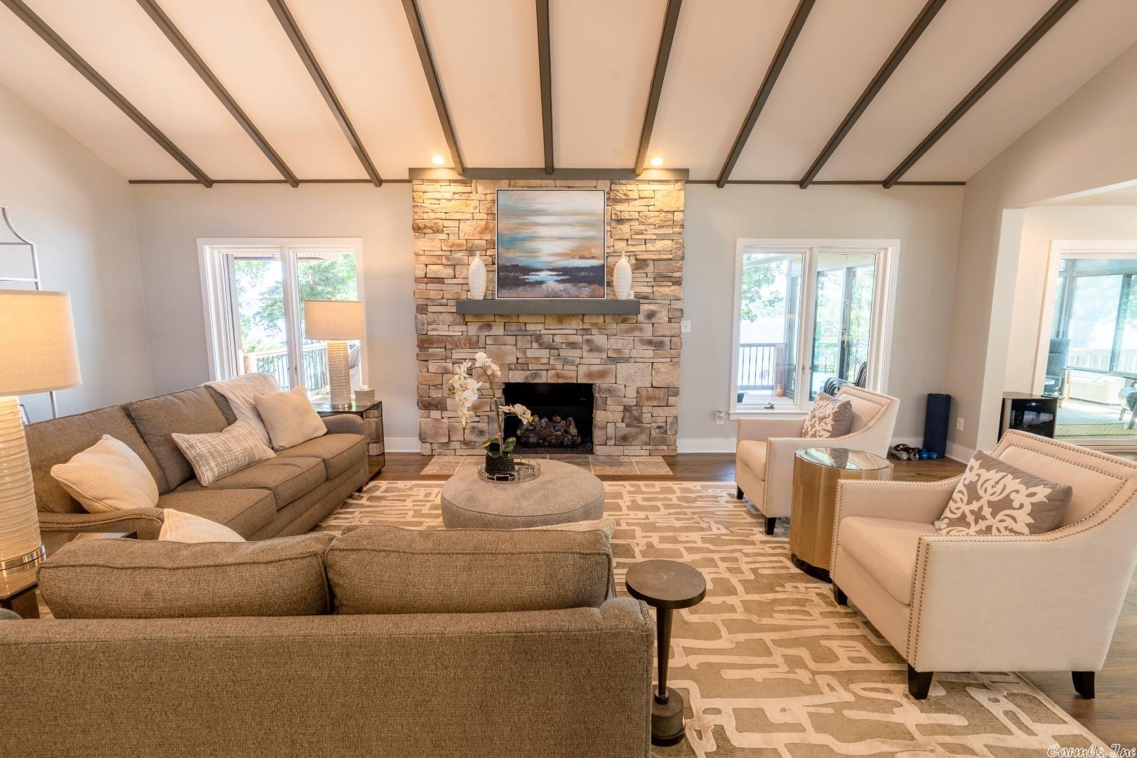 BRIARCLIFF - LAKE - Residential