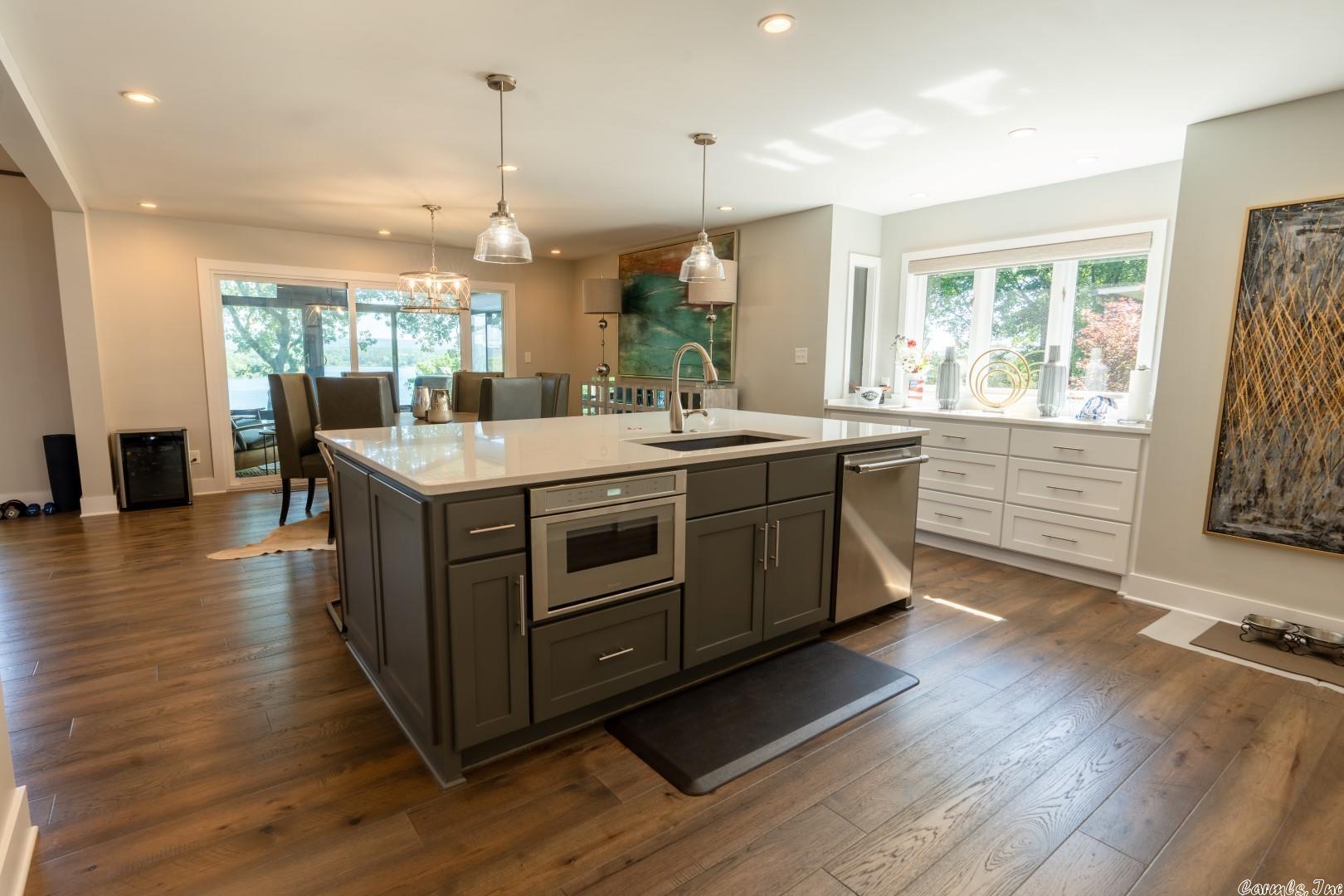 BRIARCLIFF - LAKE - Residential
