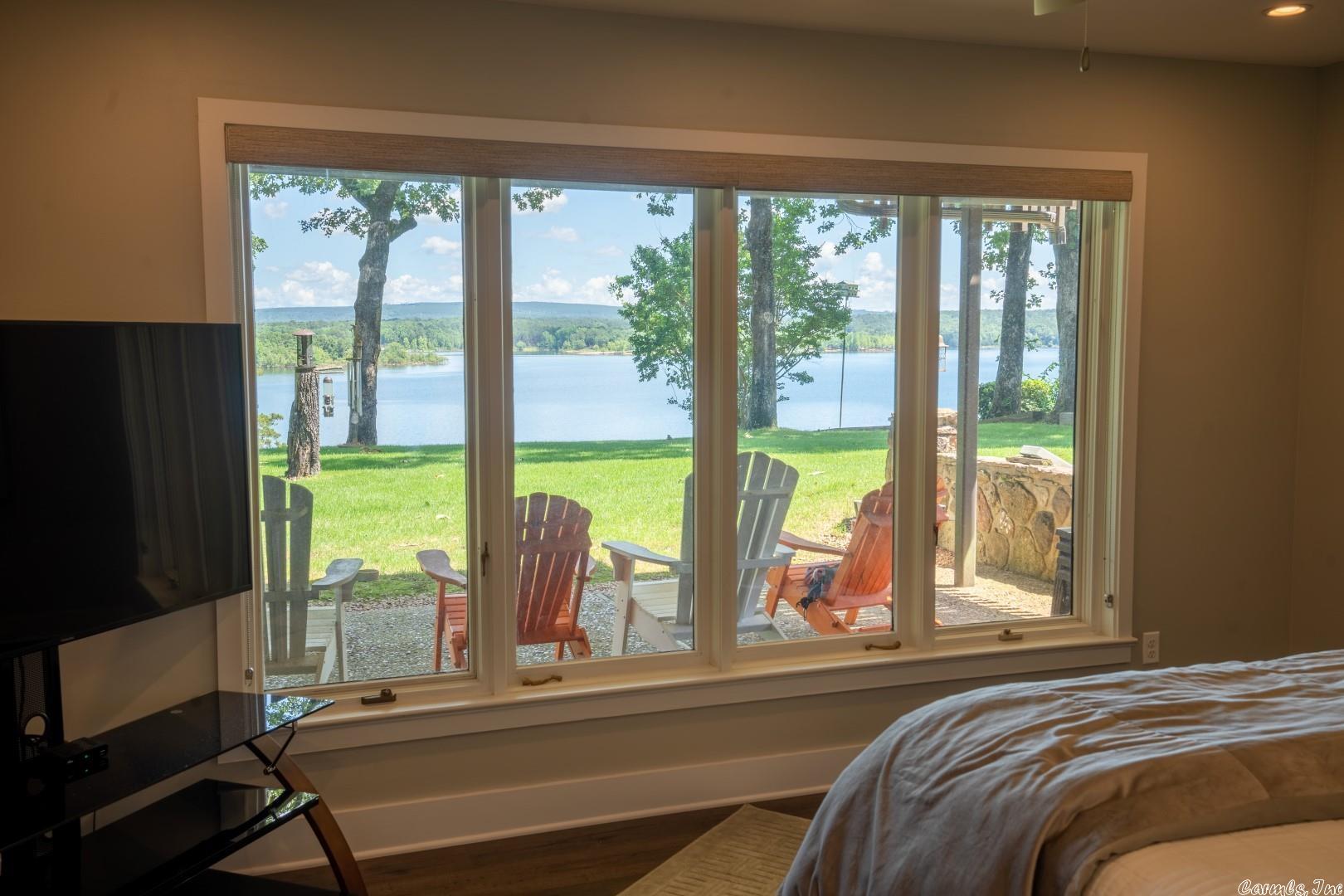 BRIARCLIFF - LAKE - Residential
