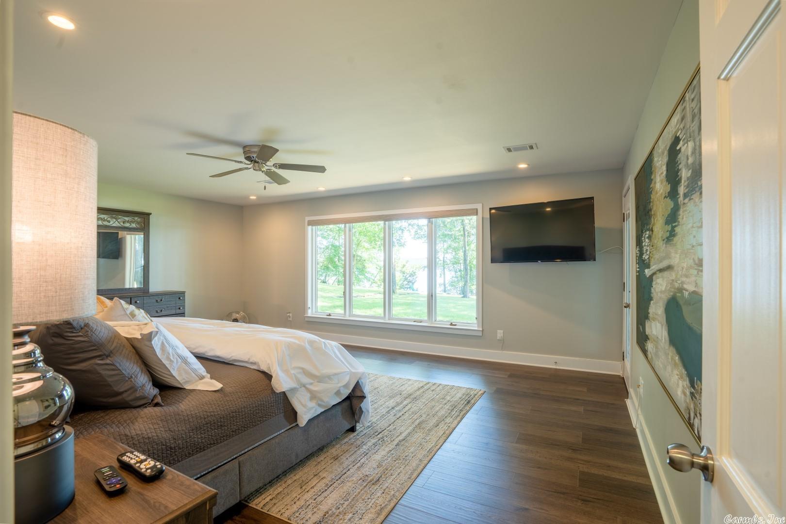 BRIARCLIFF - LAKE - Residential