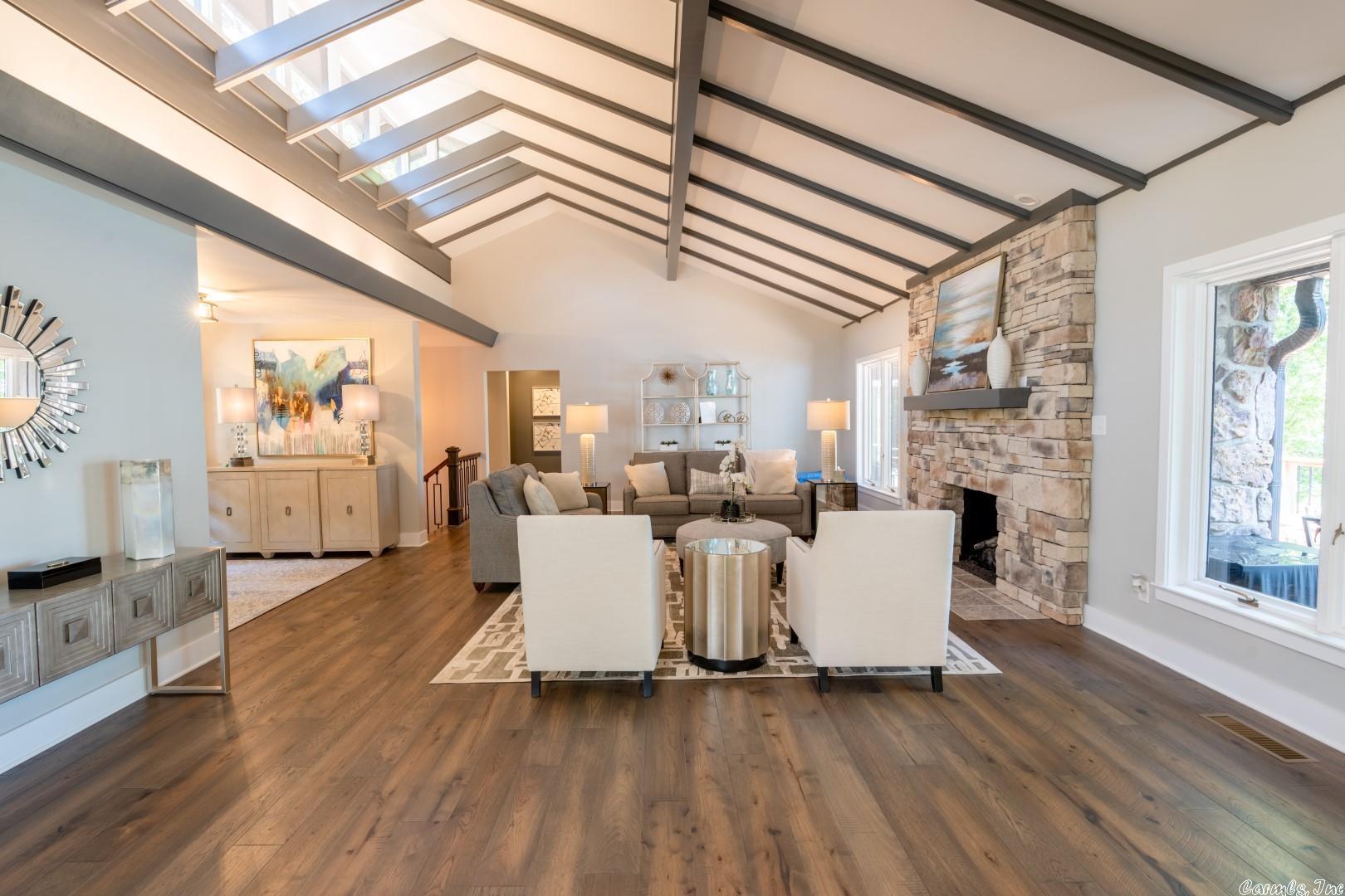 BRIARCLIFF - LAKE - Residential