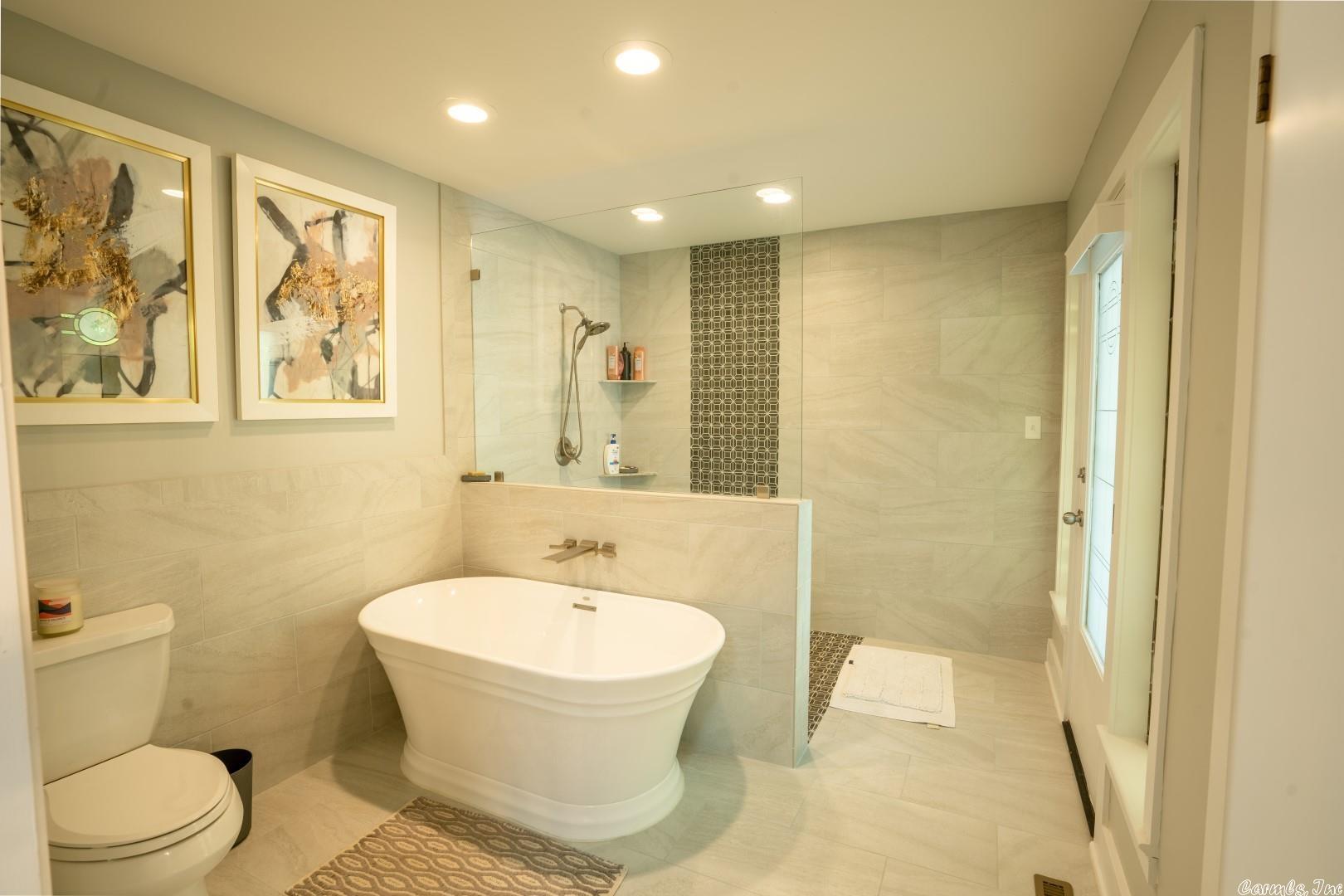 BRIARCLIFF - LAKE - Residential