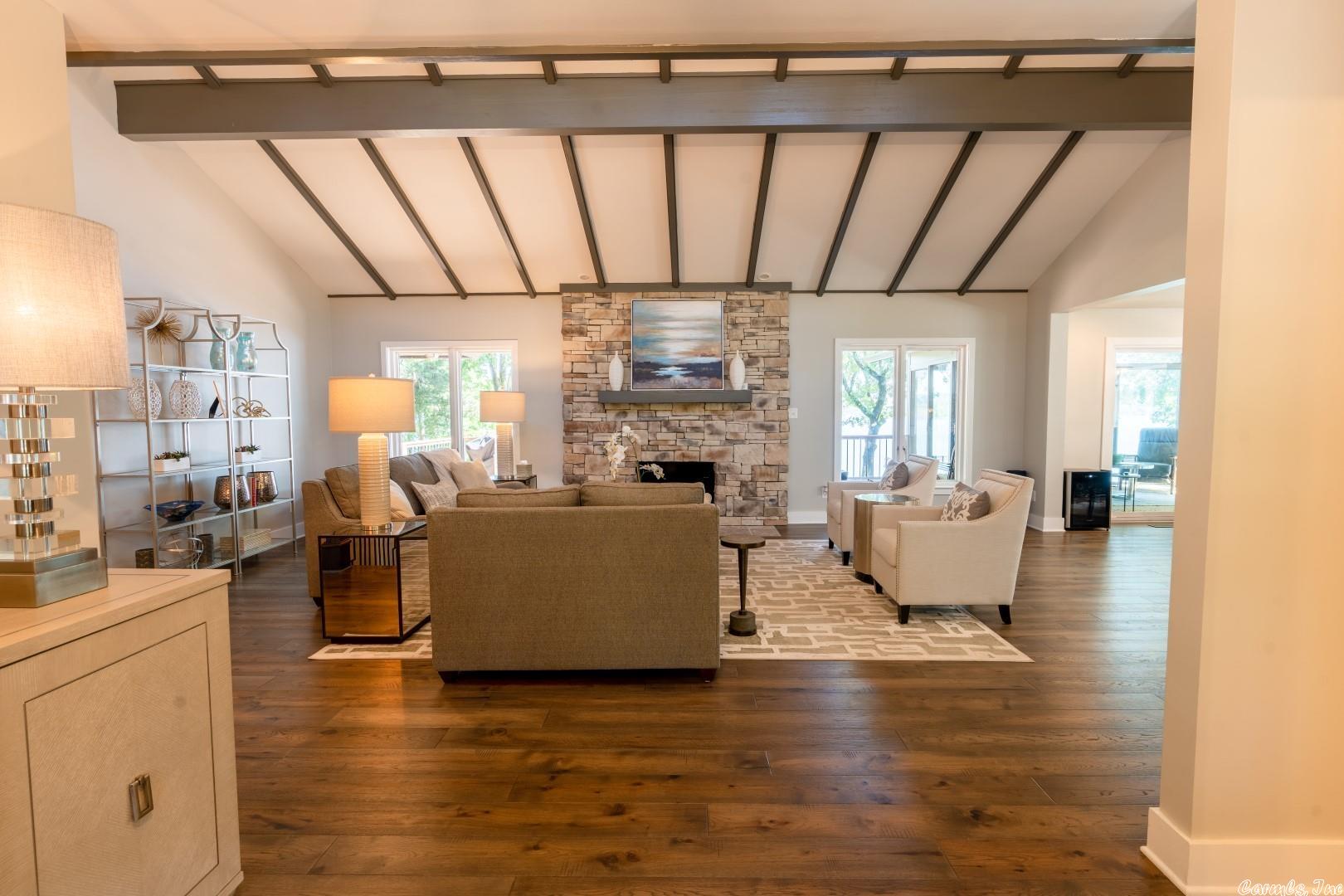 BRIARCLIFF - LAKE - Residential