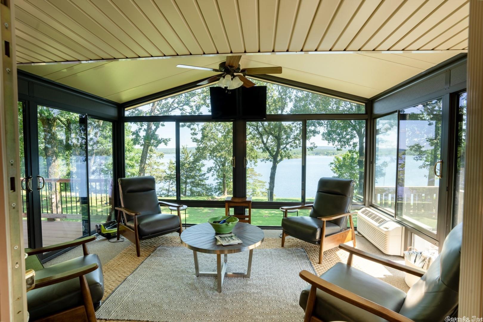 BRIARCLIFF - LAKE - Residential
