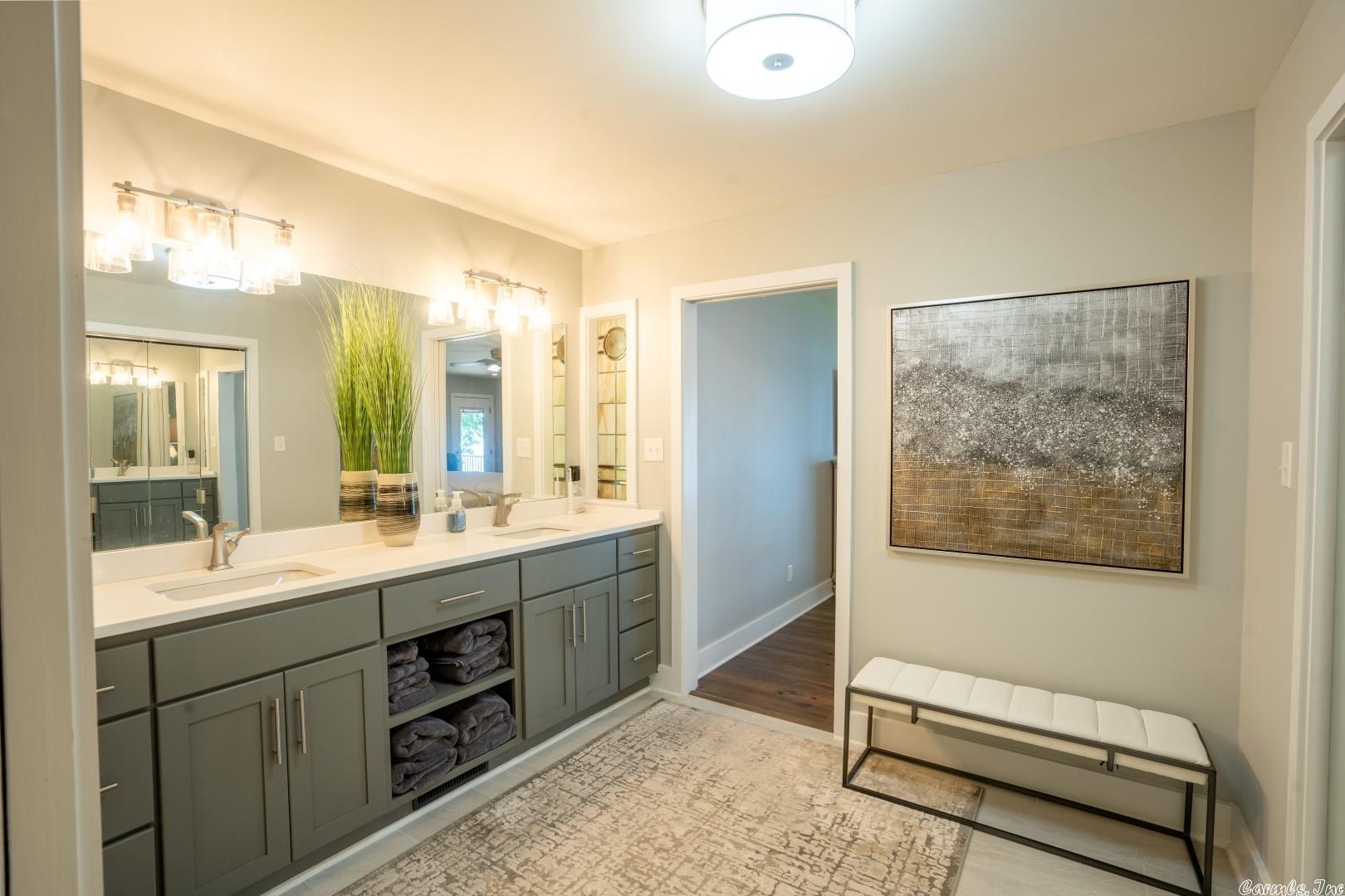 BRIARCLIFF - LAKE - Residential