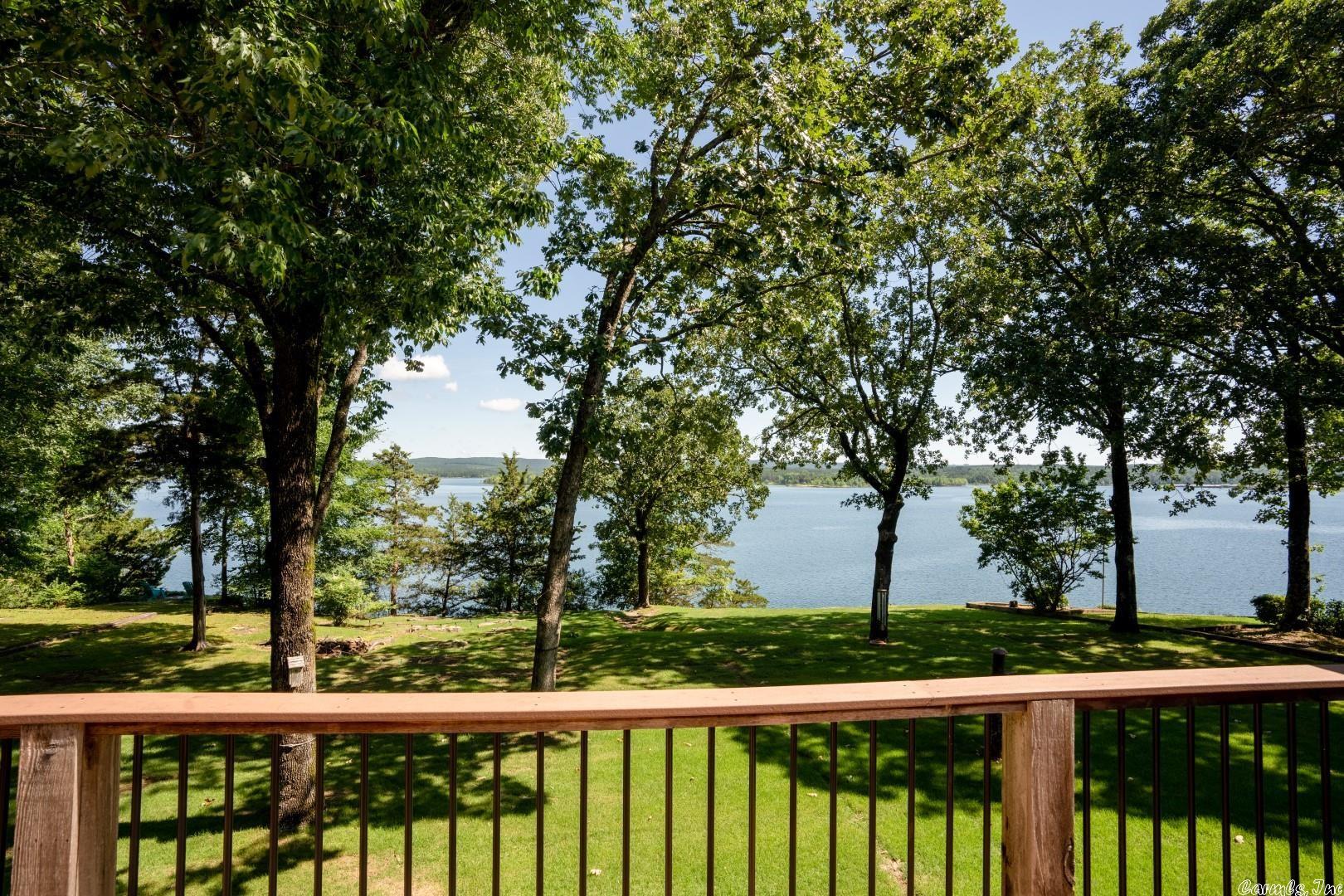 BRIARCLIFF - LAKE - Residential