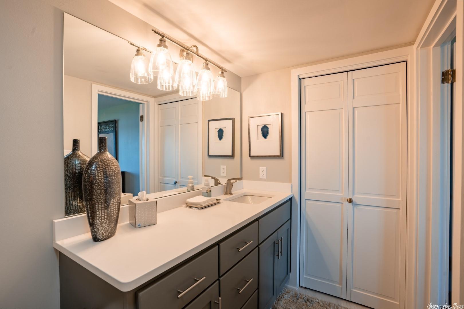 BRIARCLIFF - LAKE - Residential