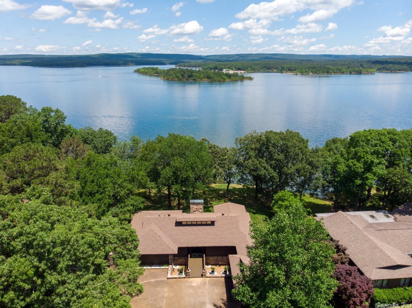 BRIARCLIFF - LAKE - Residential