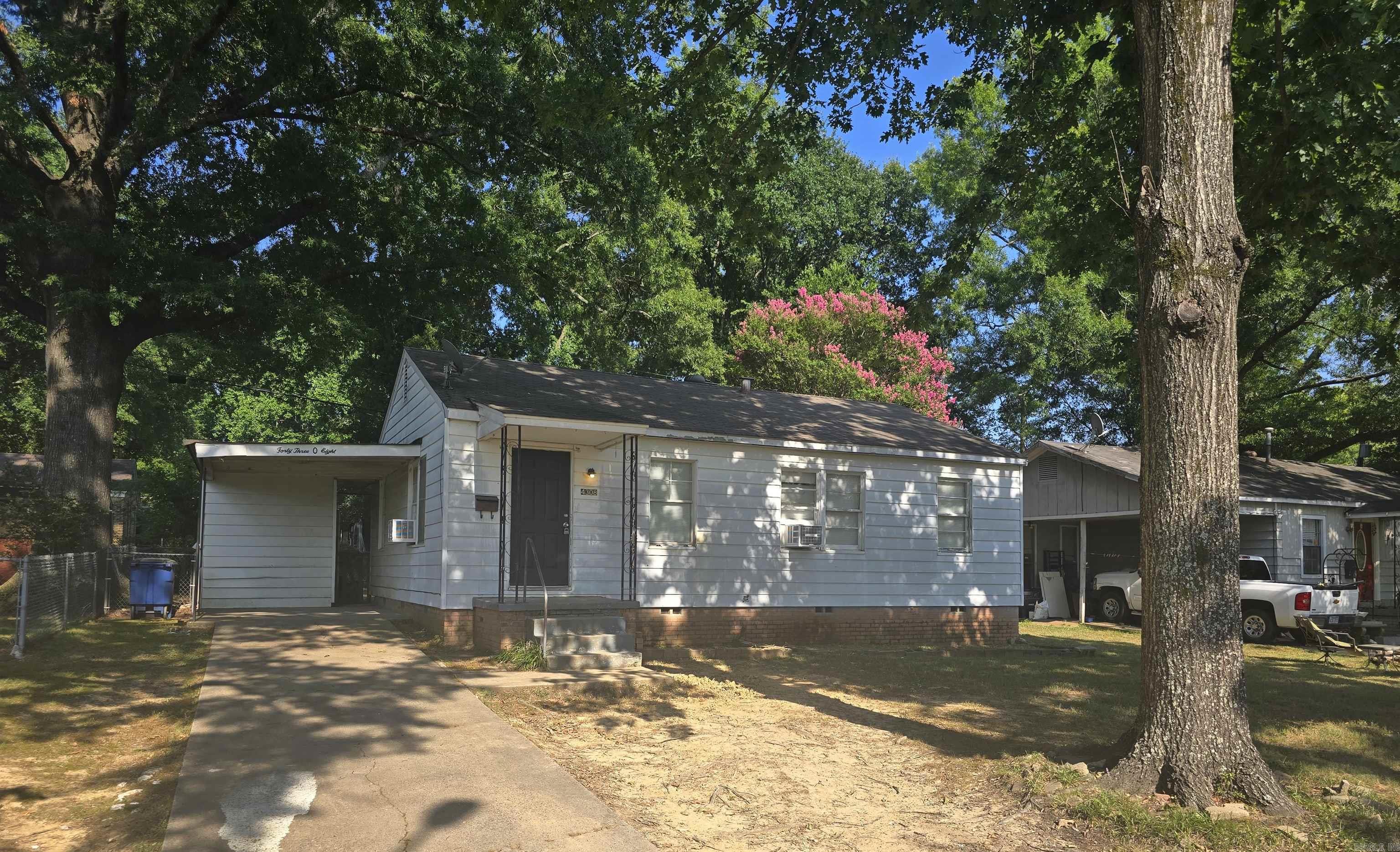 Cozy 3BD/1BA in North Little Rock that is waiting for you to call home. LVP flooring and ceiling fans throughout. Close to shopping, dining, and much more! This property is managed by Hoffman Team so beware of scammers - we will never ask you to Cashapp us money. The lease for this property is for 18 months to 2 years with a 3% increase after the first year. Income must be 3x the amount of rent. Deposit, first month’s rent, and the $50 administration fee due before move in. This property does not accept section 8. Visit our Hoffman Team website or come to our office to schedule your showing today! We are located at 3009 W Markham Street in Little Rock and our office hours are Monday - Friday, 8:30am-4:30pm.