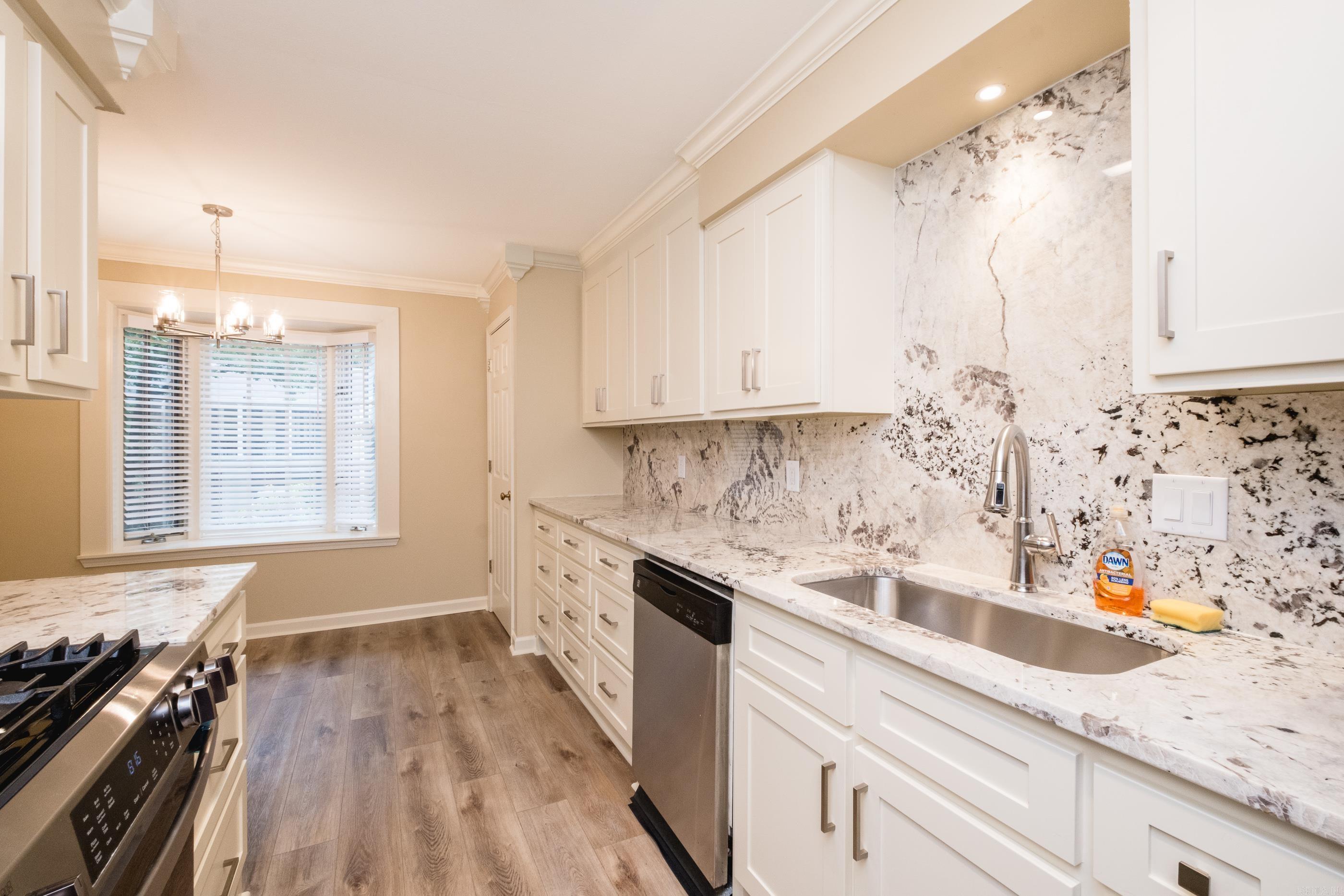 KINGSBRIDGE TWNHSE - Residential