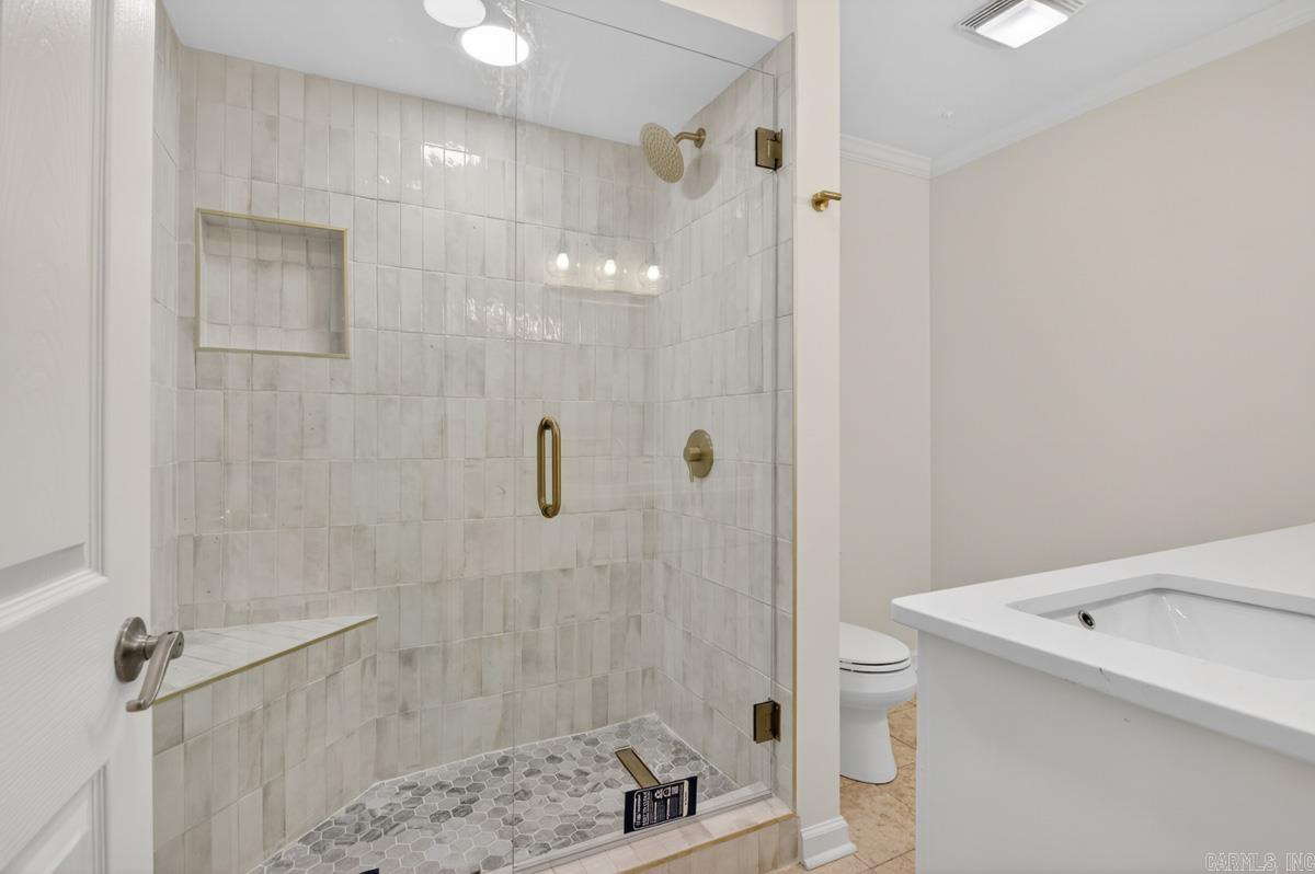 BLOOMFIELD HILLS - Residential
