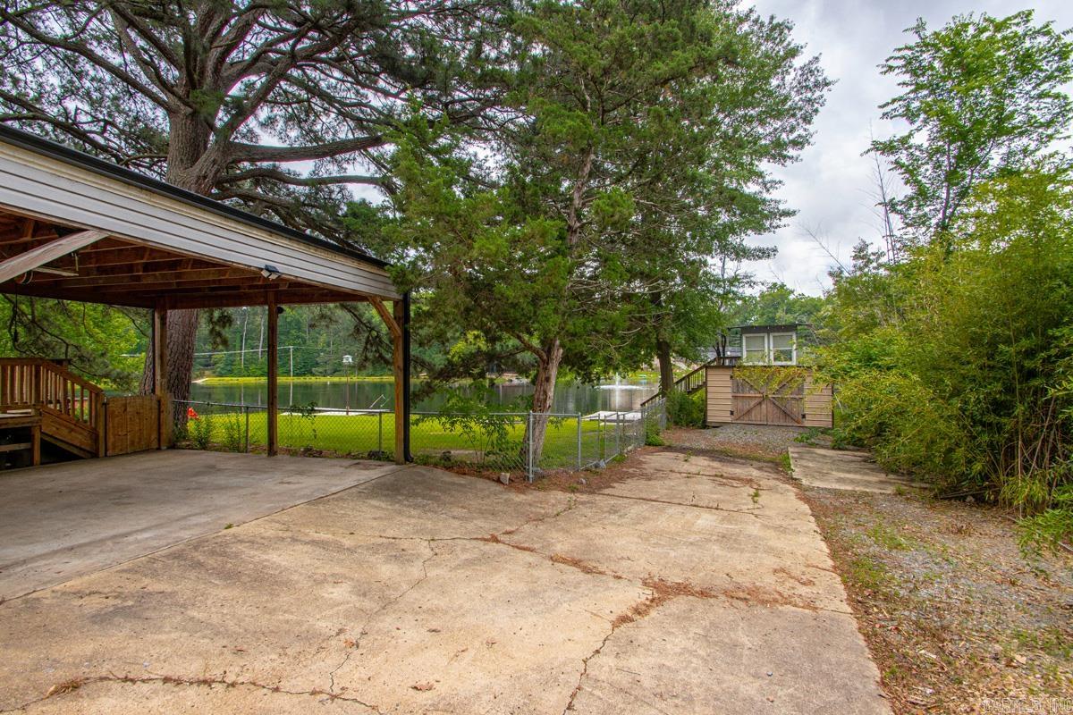 BLOOMFIELD HILLS - Residential