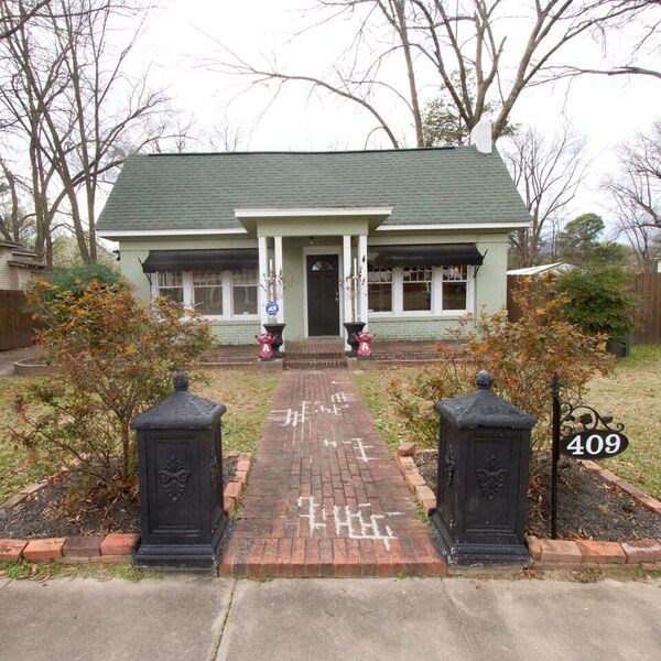 Old Conway charmer, 2 bed and 1 bath home. Formal dining room and sunroom. Gazebo and fenced yard.