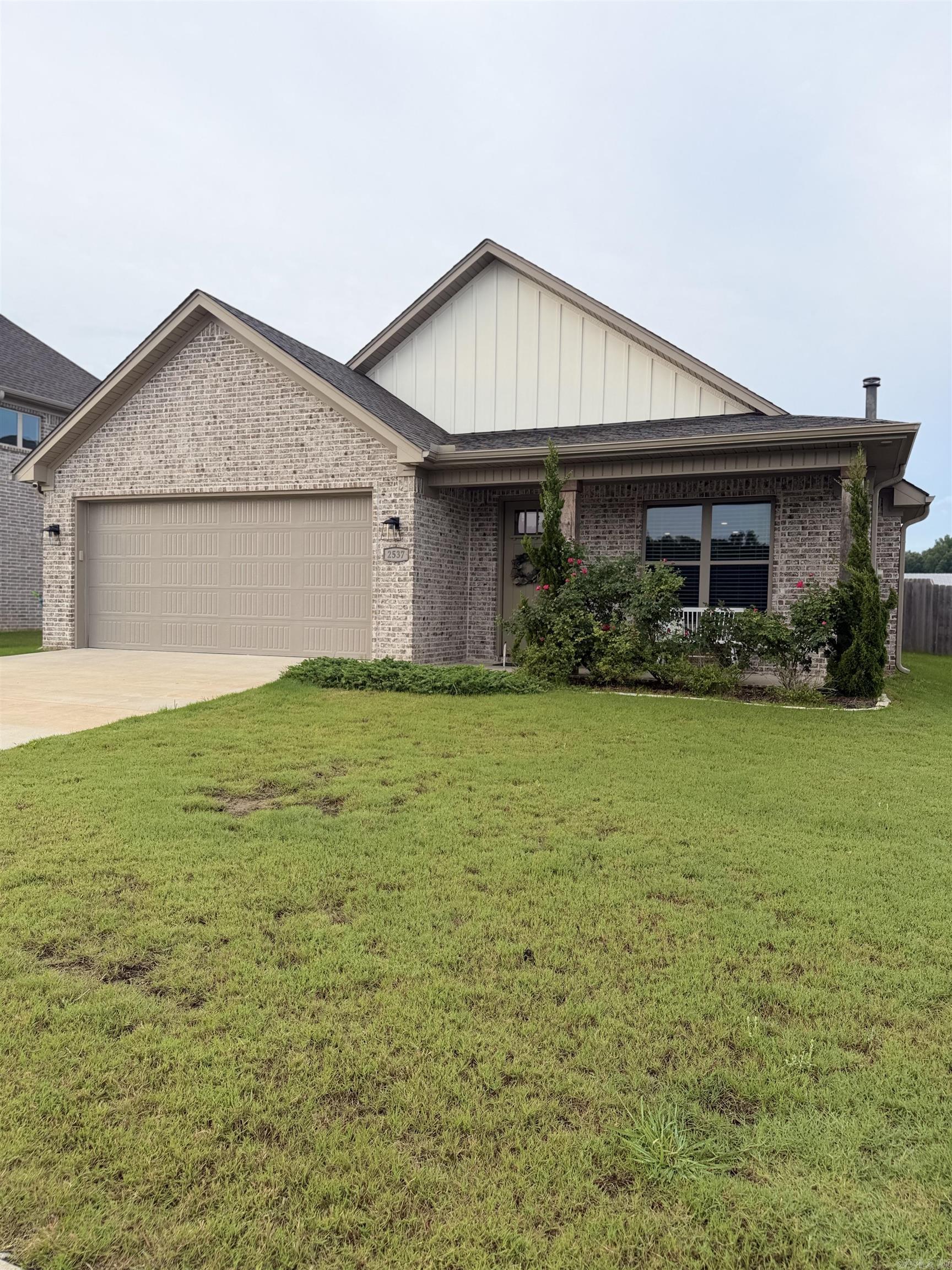 Welcome Home!!  This wide open floor plan offers everything you need for your family and only 1 mile to I-30! This craftsman style home is only 3 years old and has 3 bedrooms and 2 full baths, both with double vanity.  The master has a tall ceiling with wood beams and has plenty of space for all your furniture.  The master bathroom has a huge soaking tub, walk in shower, and a large walk in closet with plenty of storage space! The back yard is fully fenced for your fur babies.