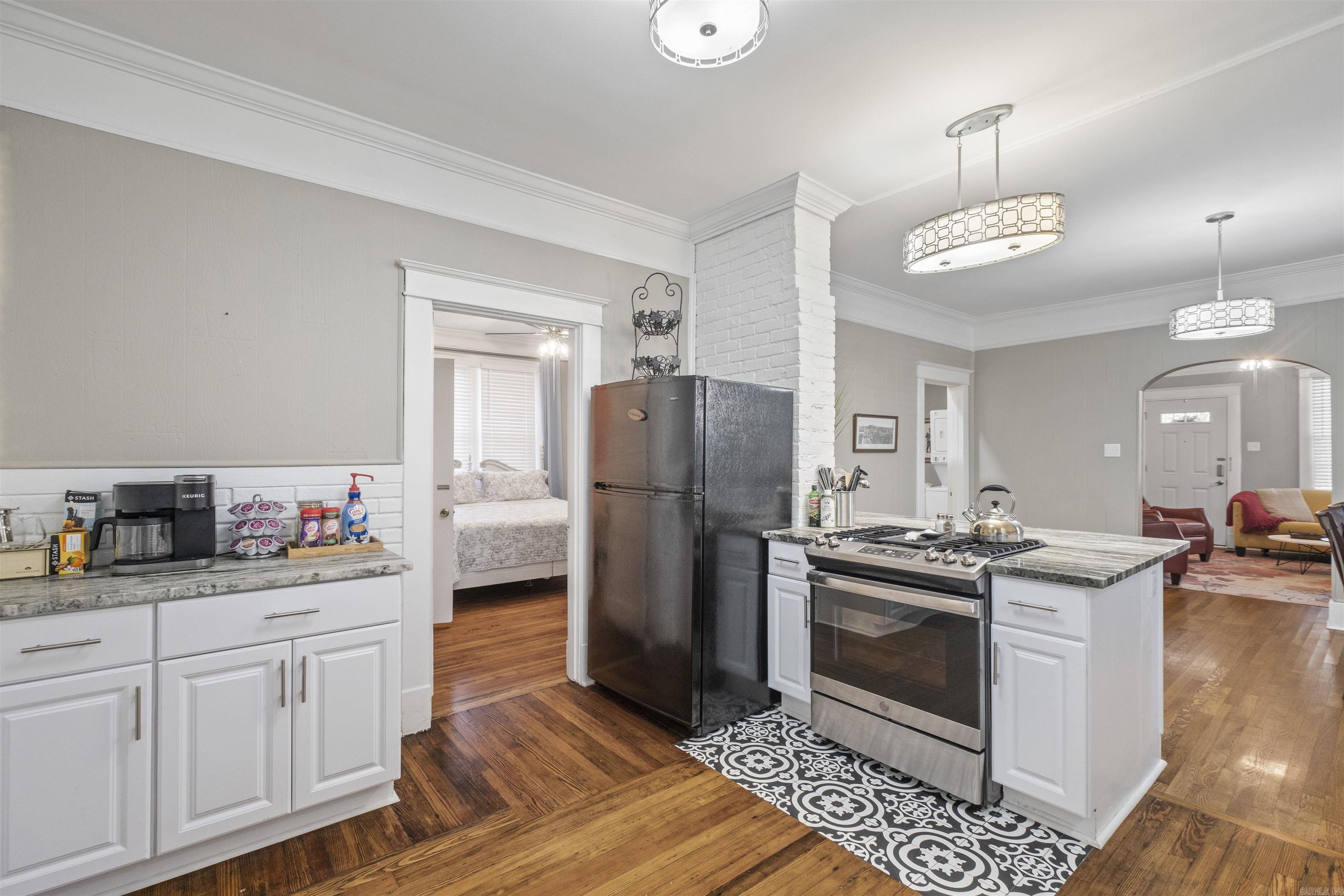 PULASKI HEIGHTS - Residential