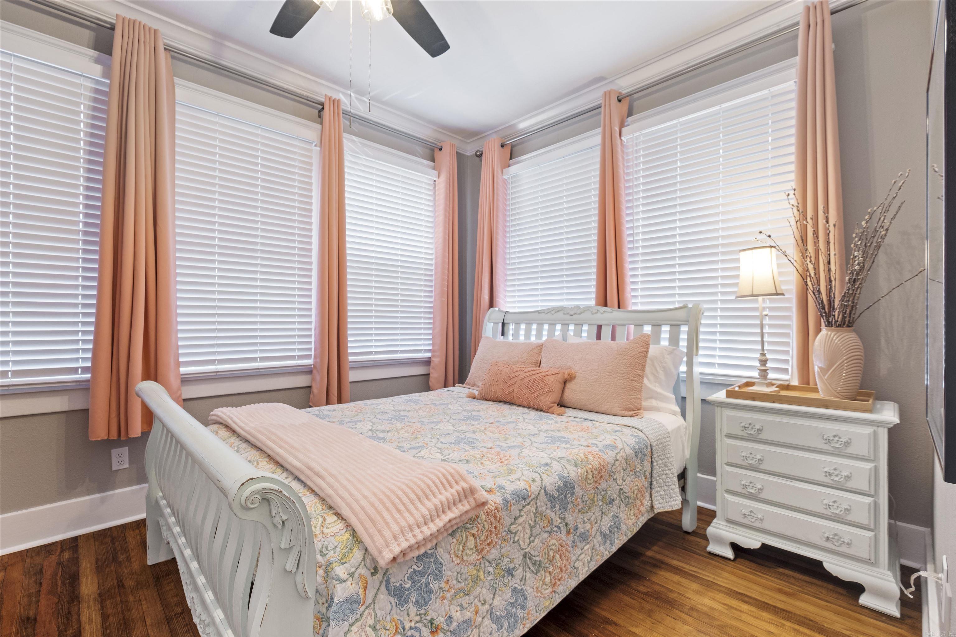 PULASKI HEIGHTS - Residential