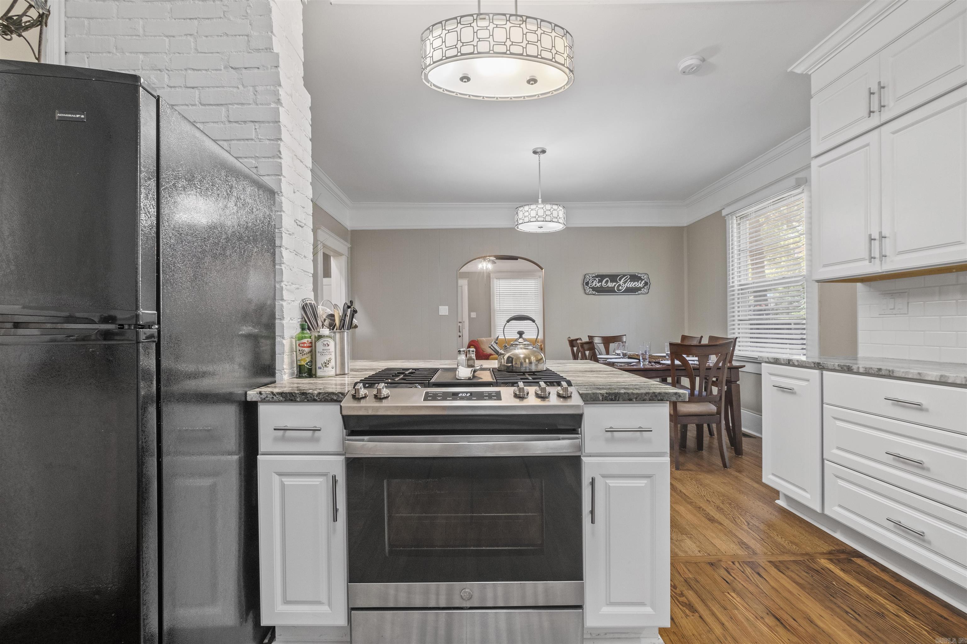 PULASKI HEIGHTS - Residential