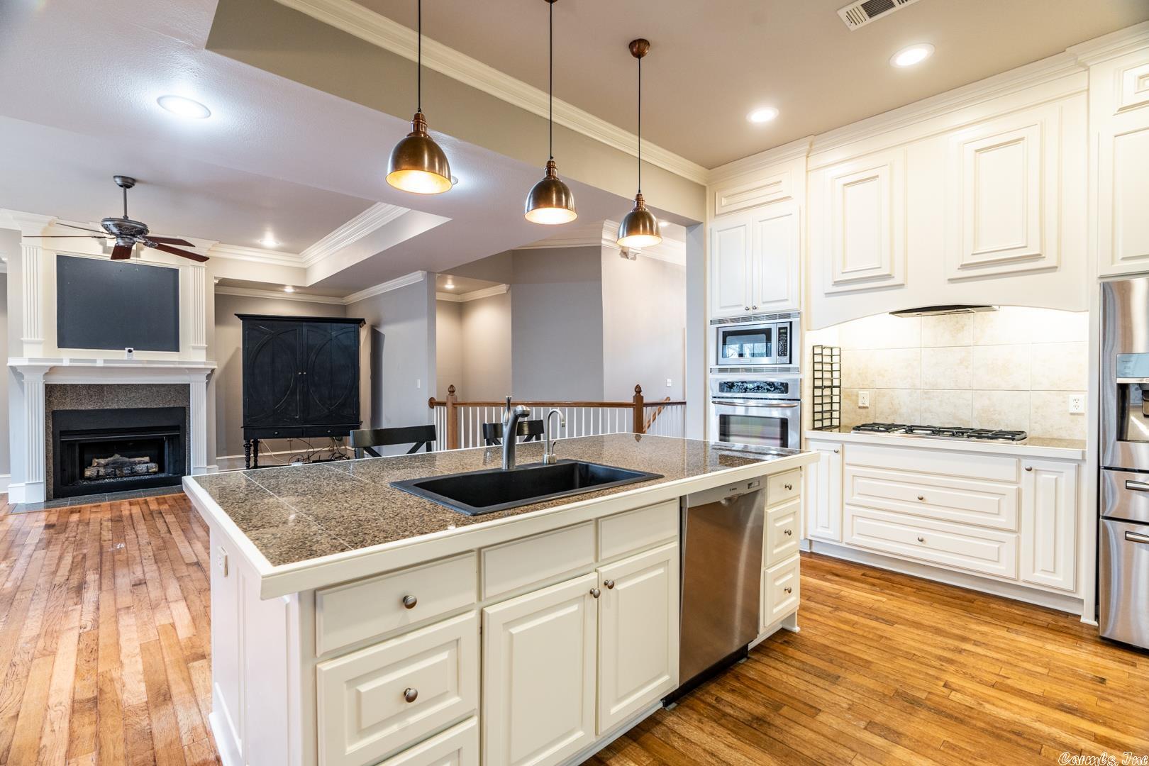 CARRIAGE CREEK - Residential