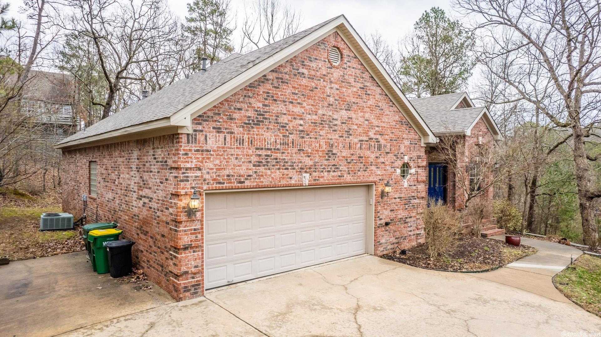 CARRIAGE CREEK - Residential