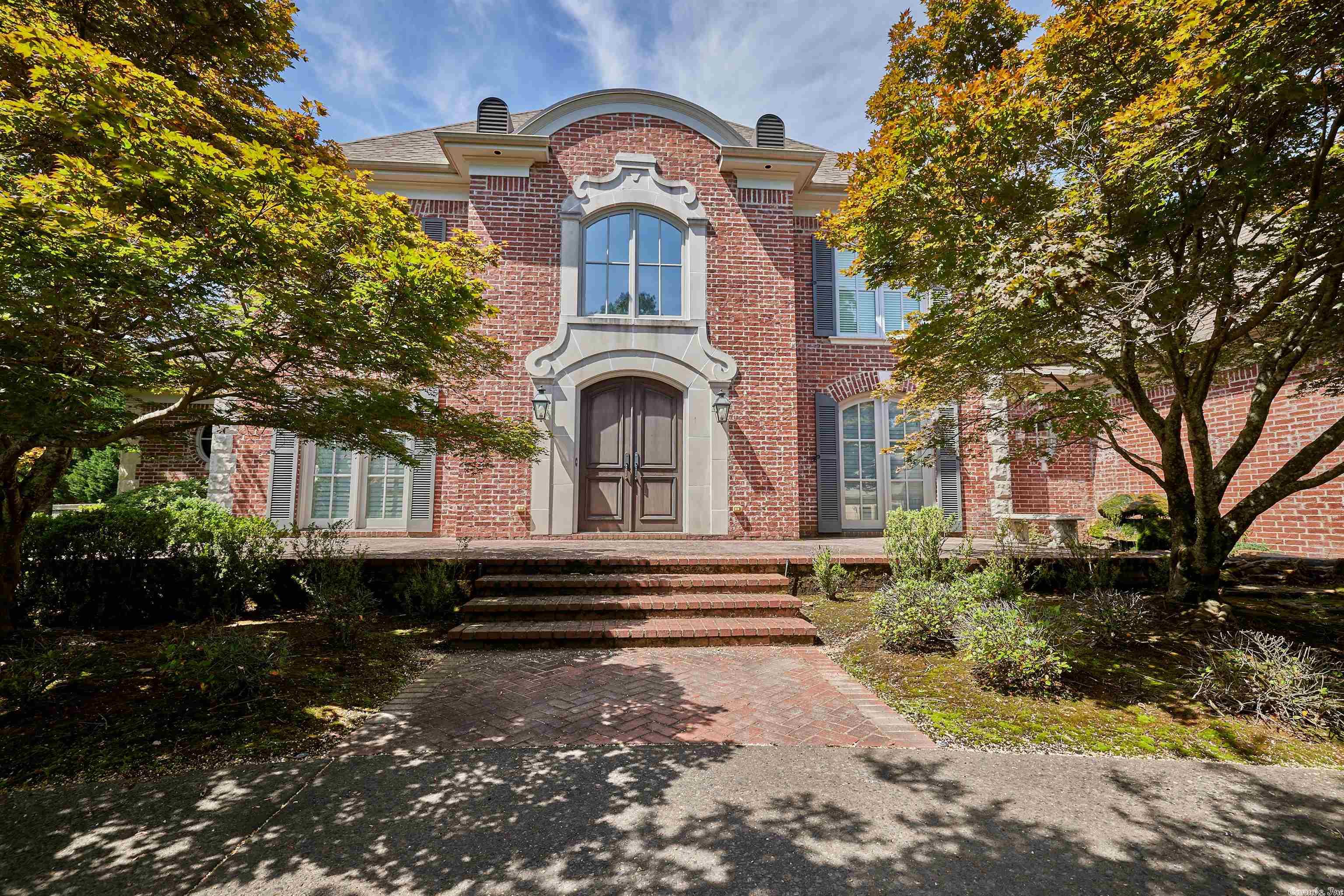 CHENAL VALLEY SOLOGNE CIRCLE - Residential
