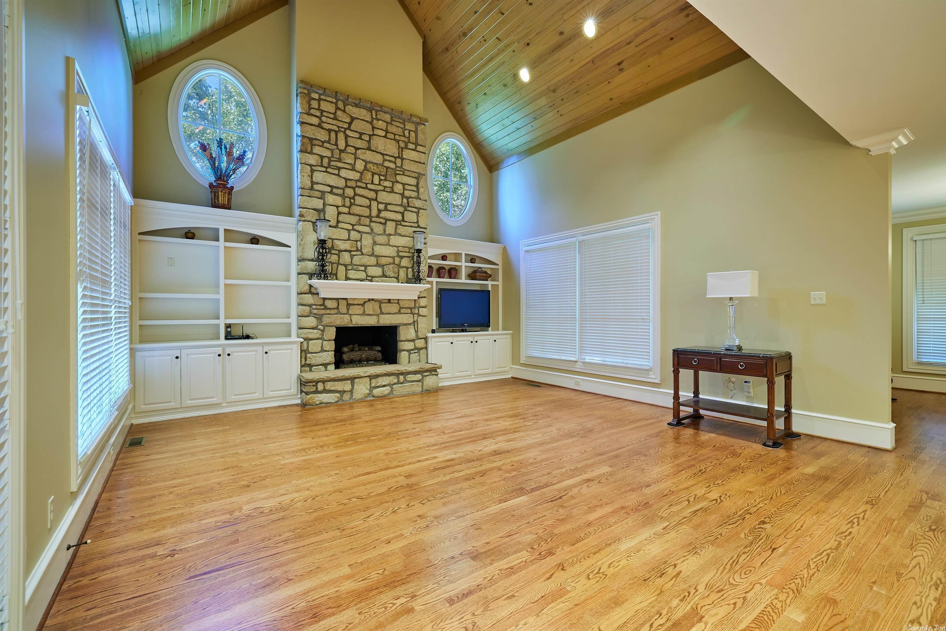 CHENAL VALLEY SOLOGNE CIRCLE - Residential