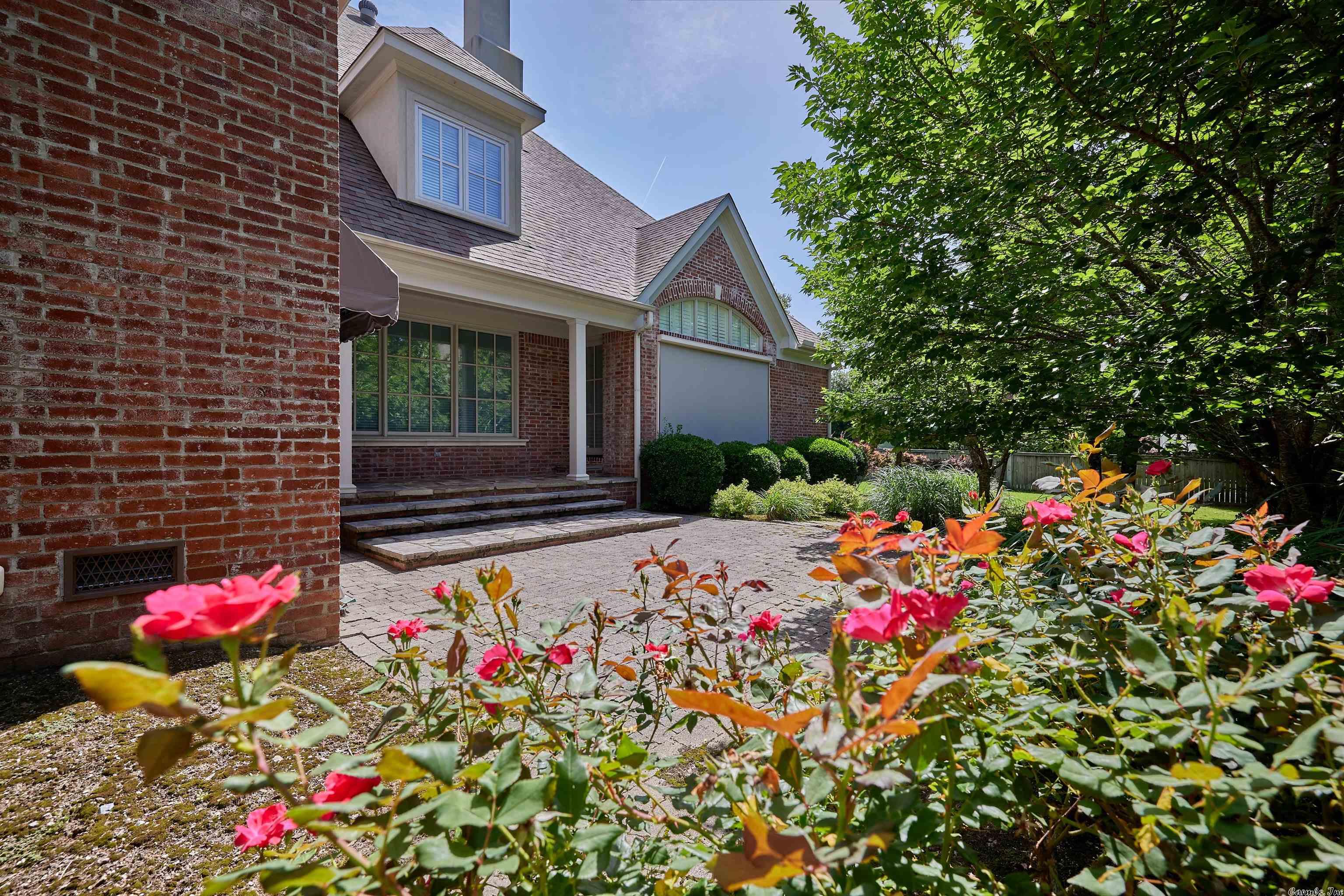 CHENAL VALLEY SOLOGNE CIRCLE - Residential