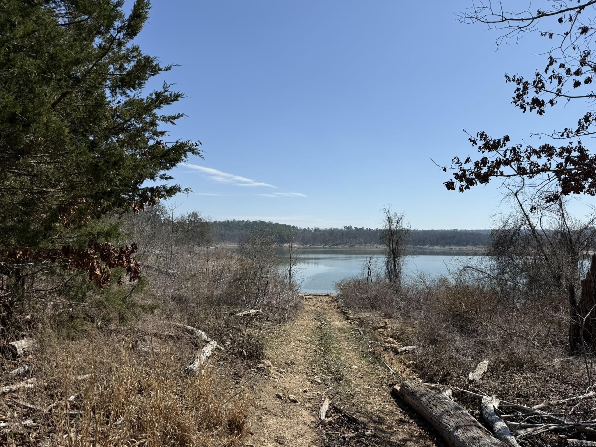 COMSTOCK COVE - Land