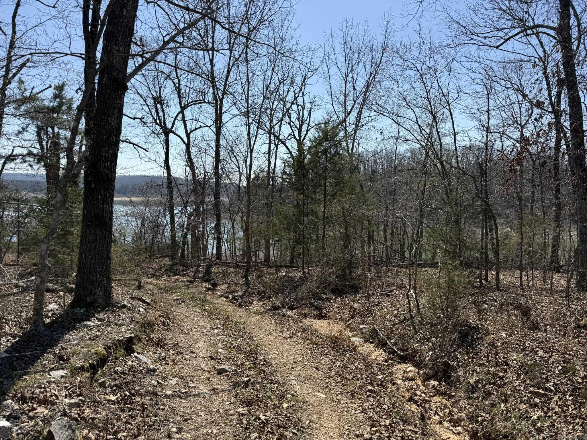 COMSTOCK COVE - Land