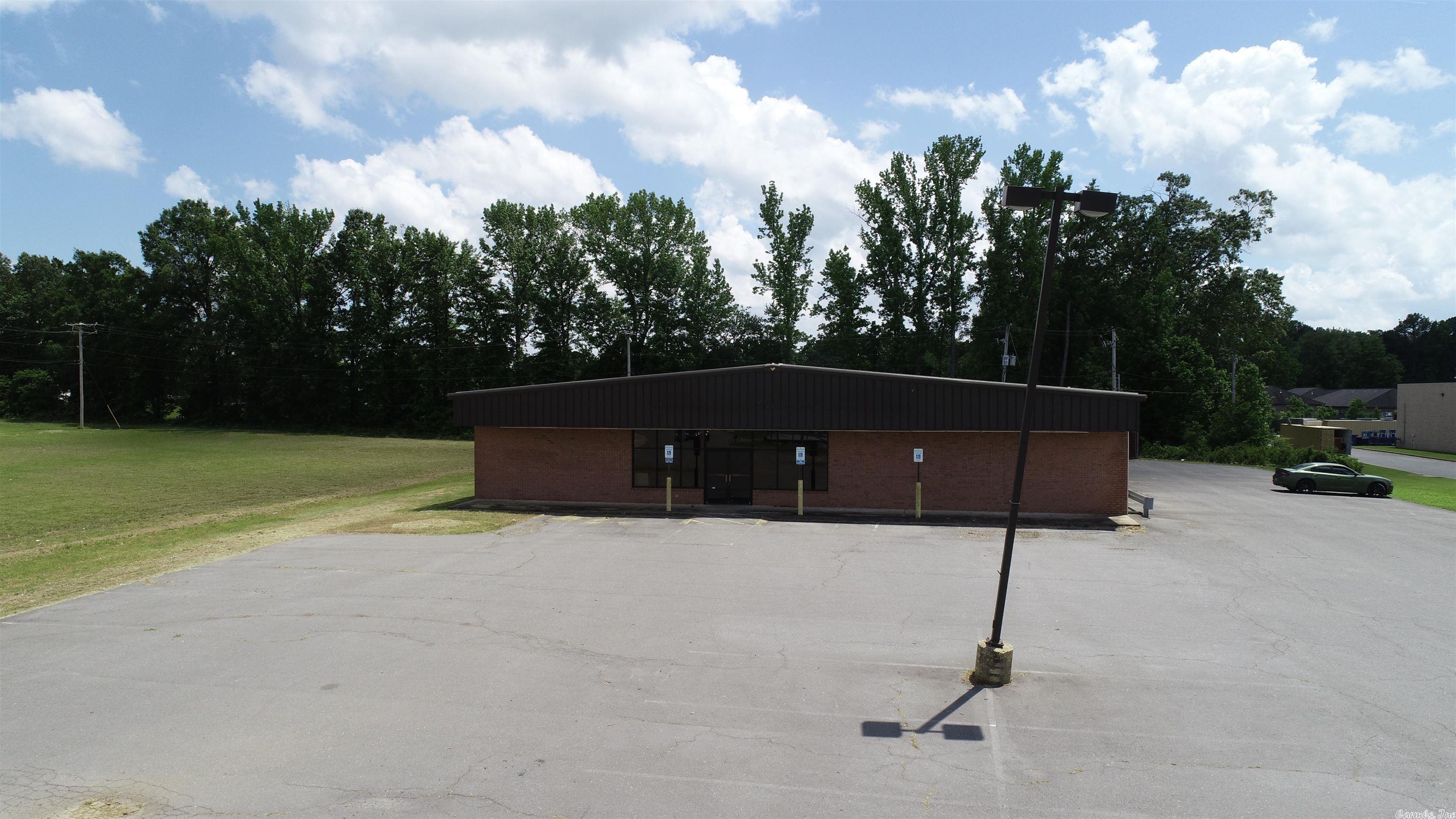 9.5 Acres on Elm and Prospect Ct.  Zoned C-2 with city utilities.