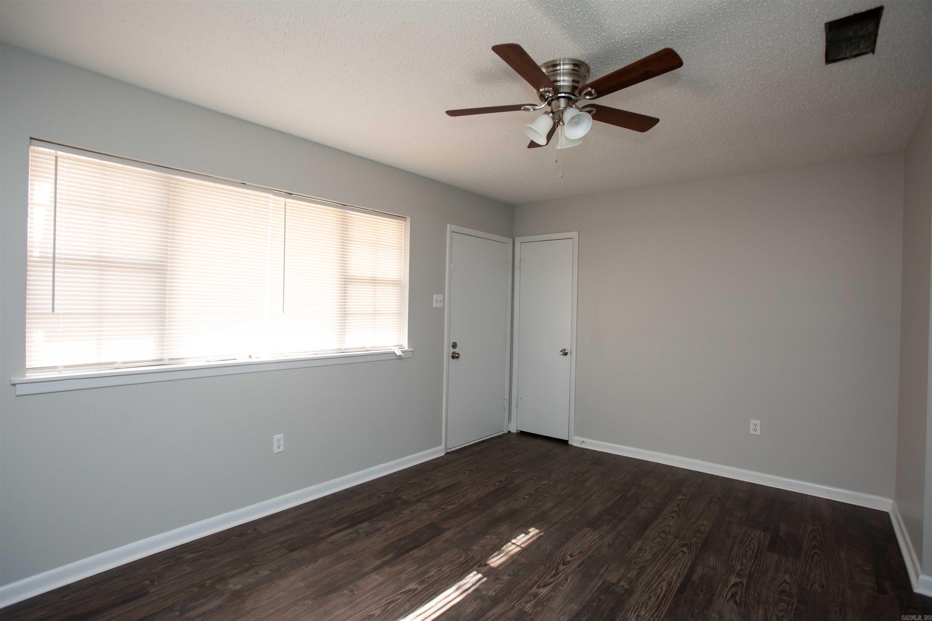 DELTA LAWN - Residential