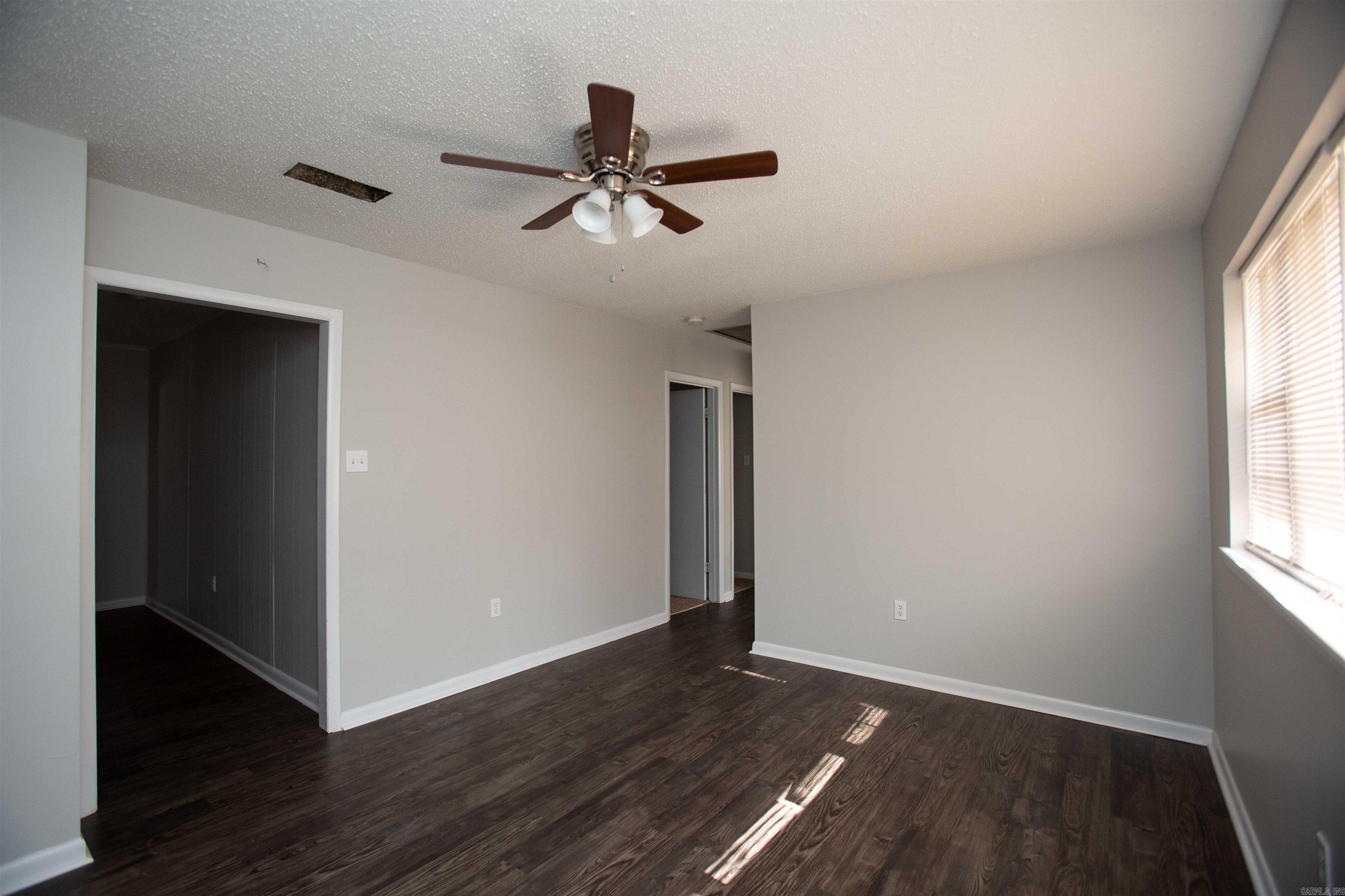 DELTA LAWN - Residential