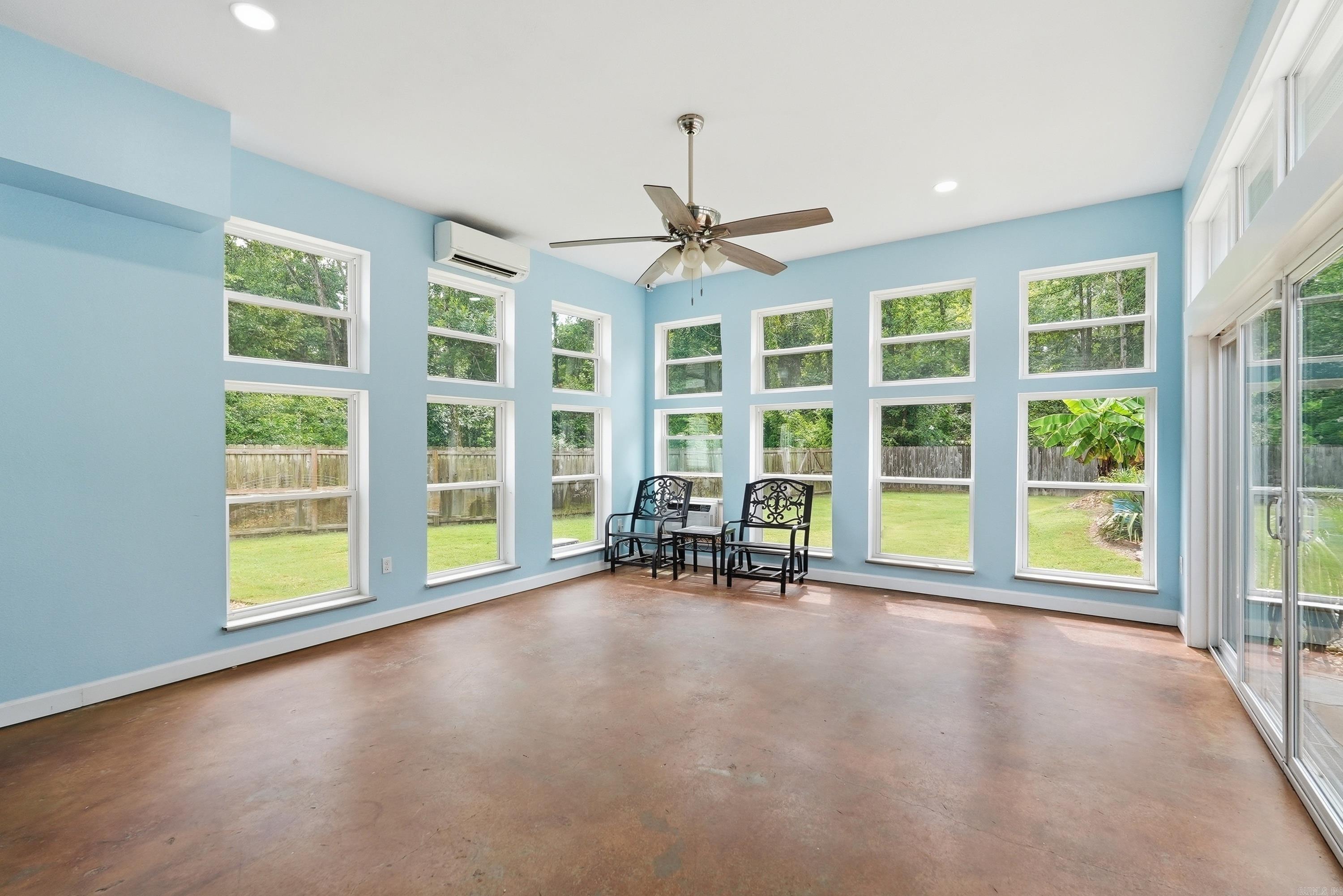 EAGLE MANOR - Residential