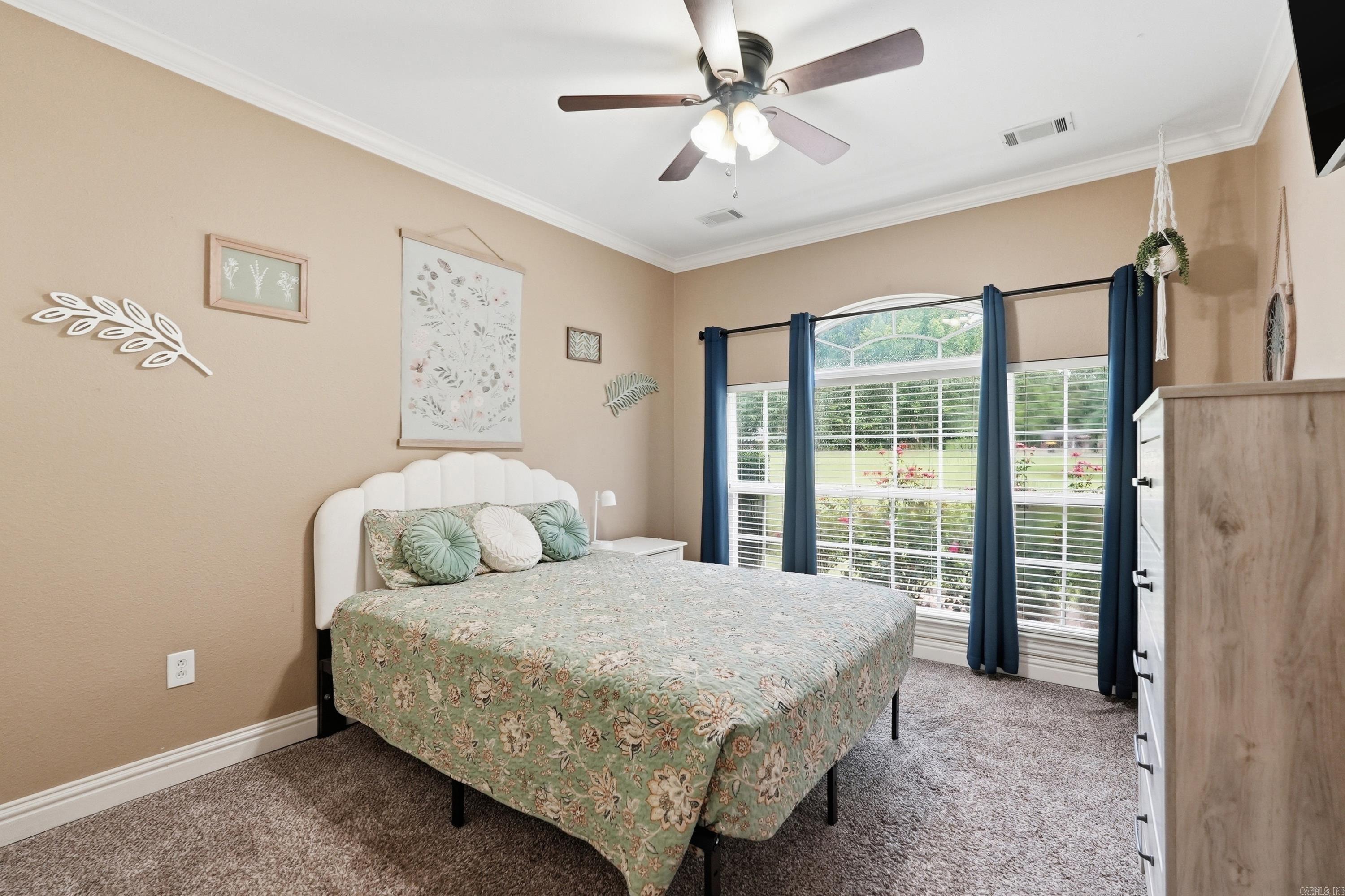 EAGLE MANOR - Residential