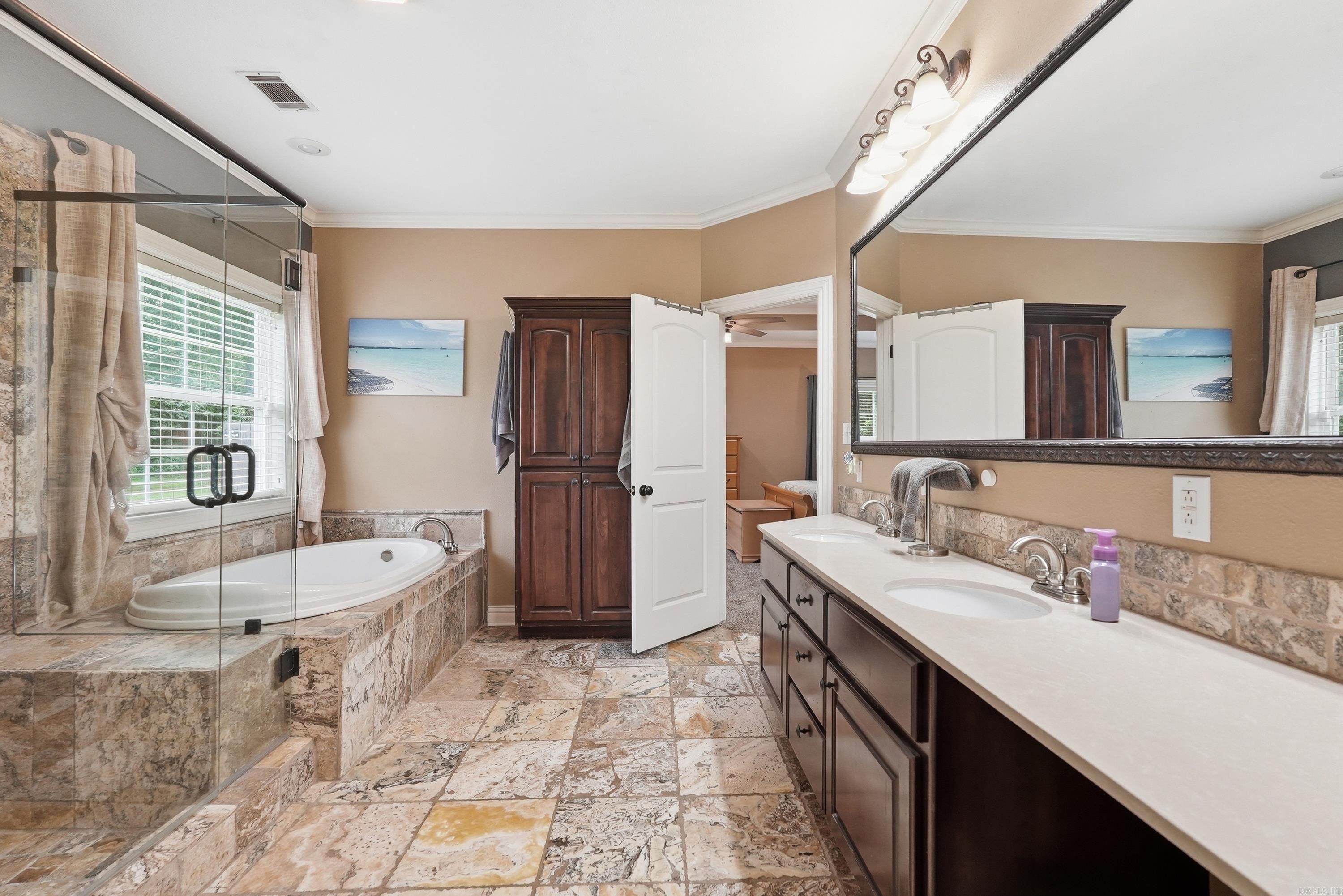 EAGLE MANOR - Residential