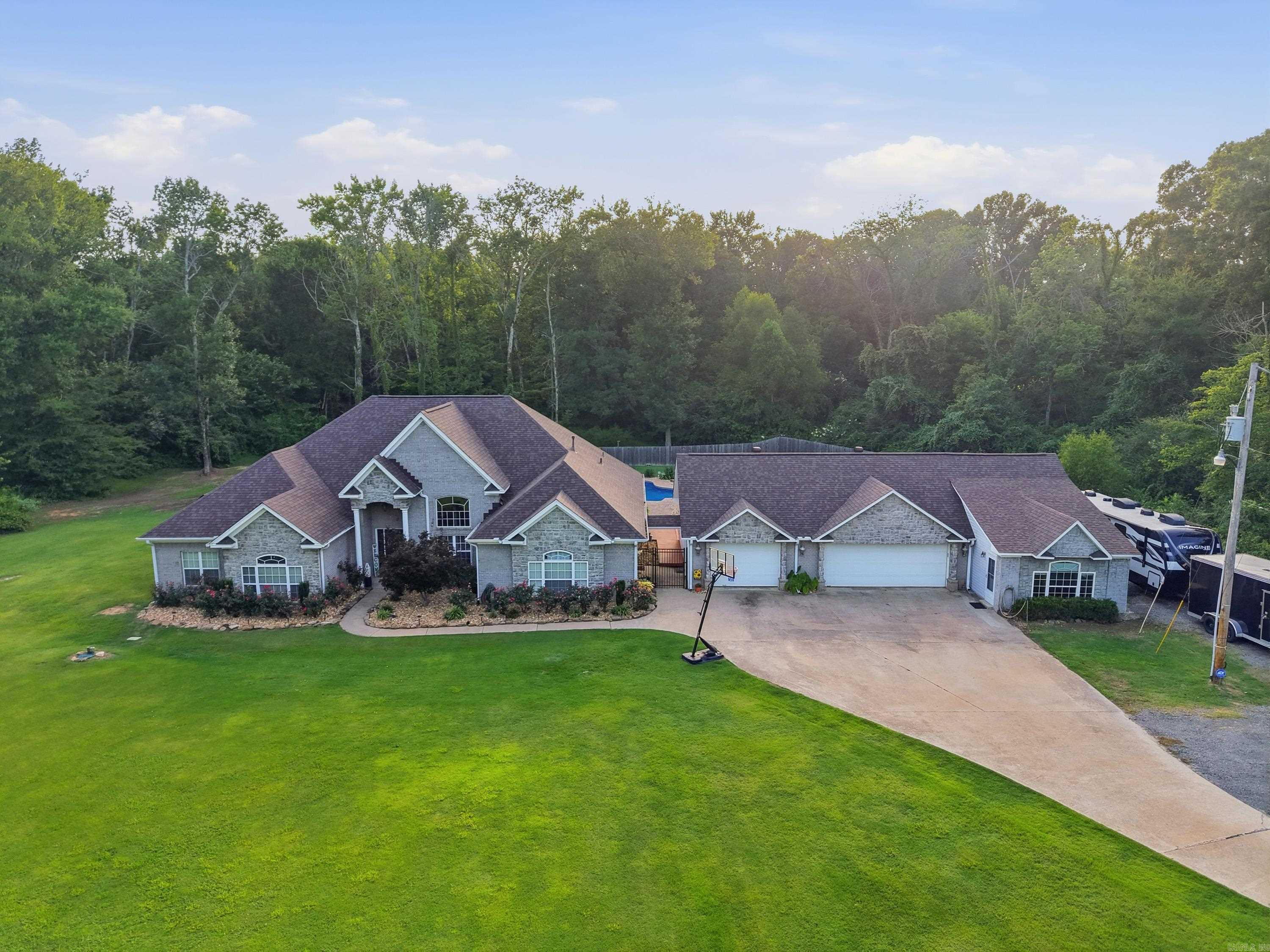 EAGLE MANOR - Residential