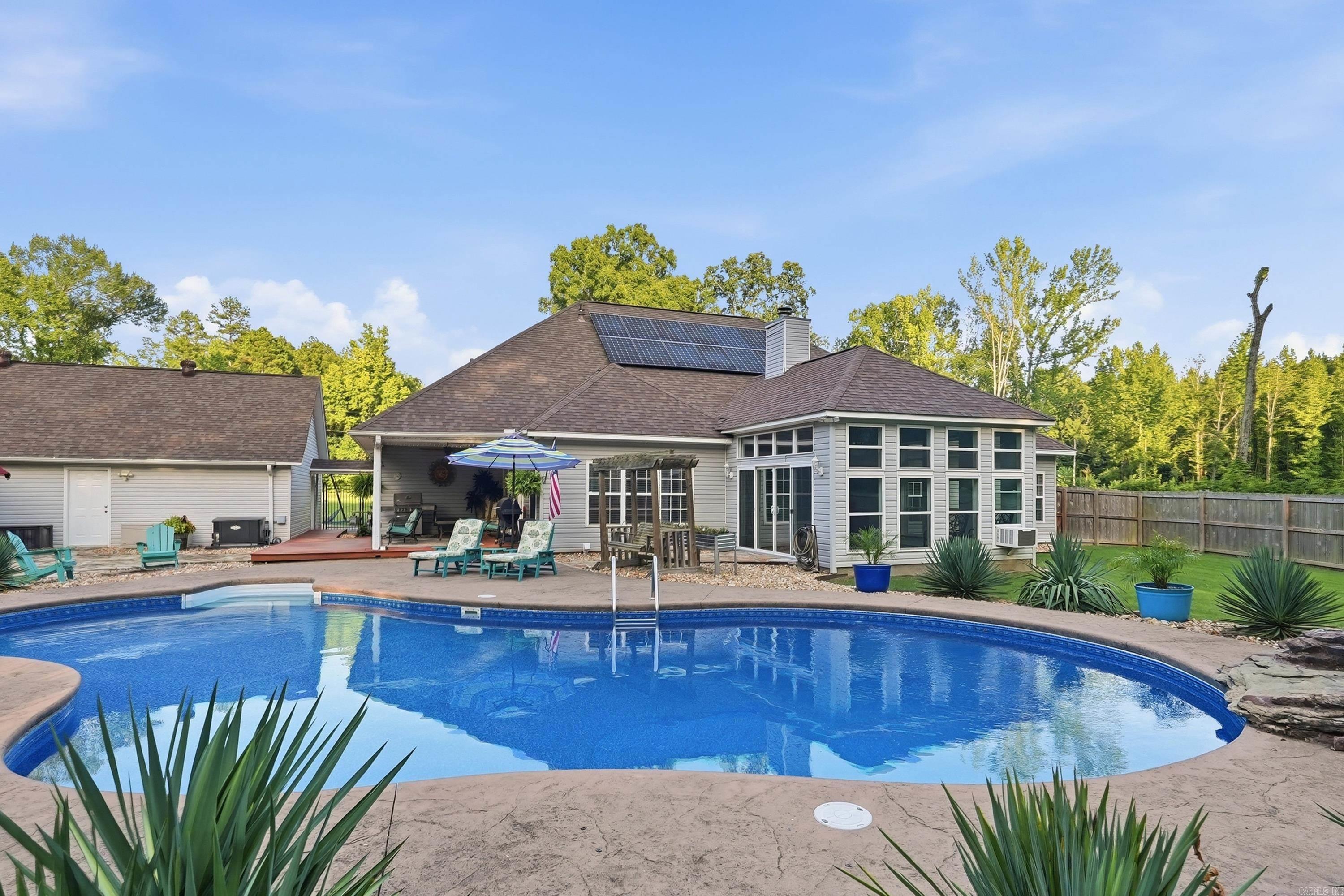 EAGLE MANOR - Residential