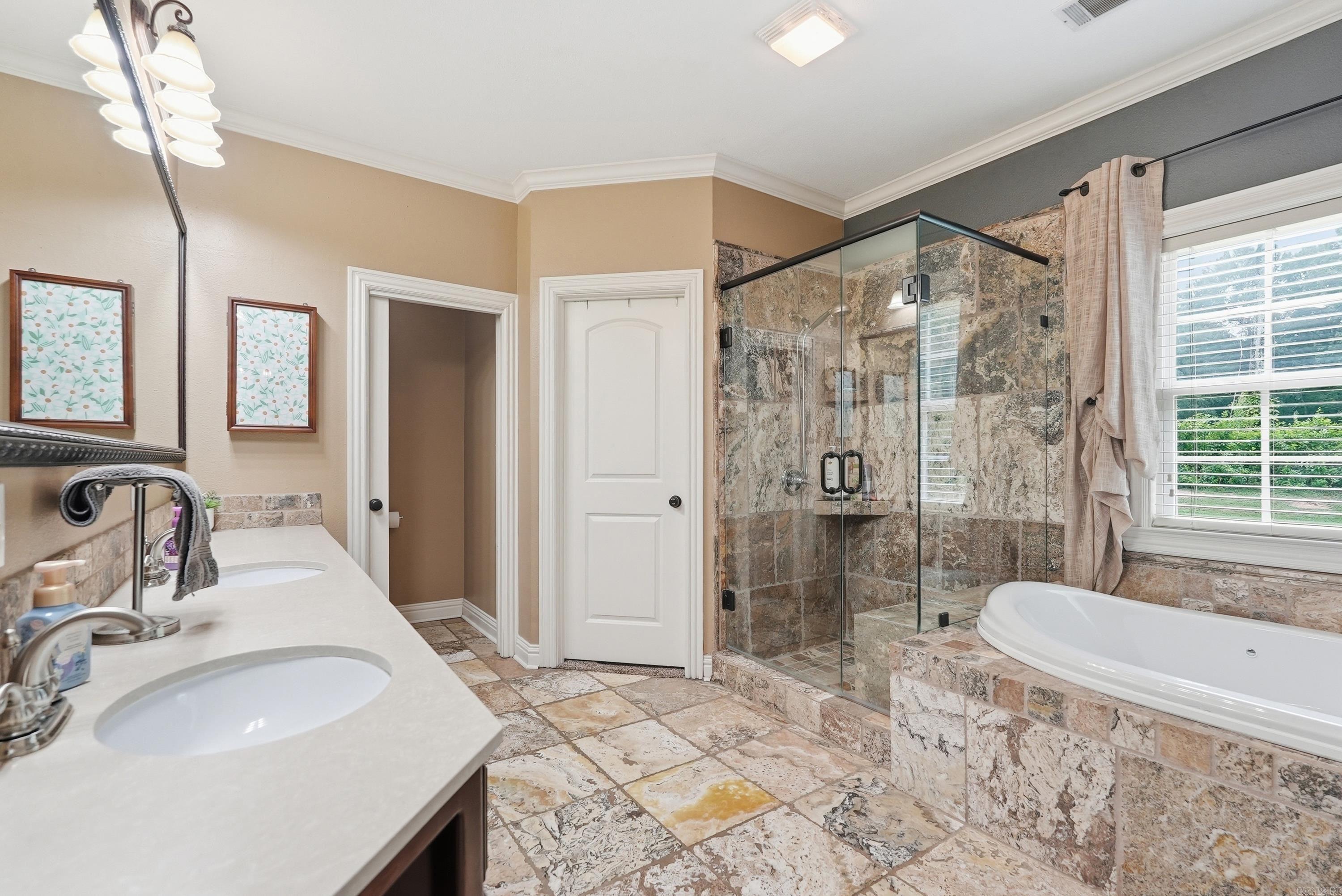 EAGLE MANOR - Residential