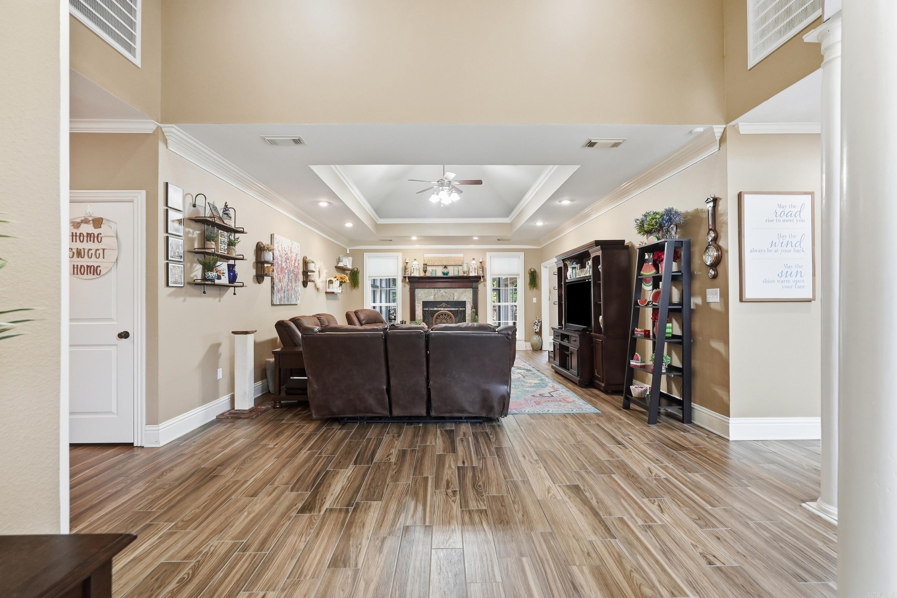 EAGLE MANOR - Residential