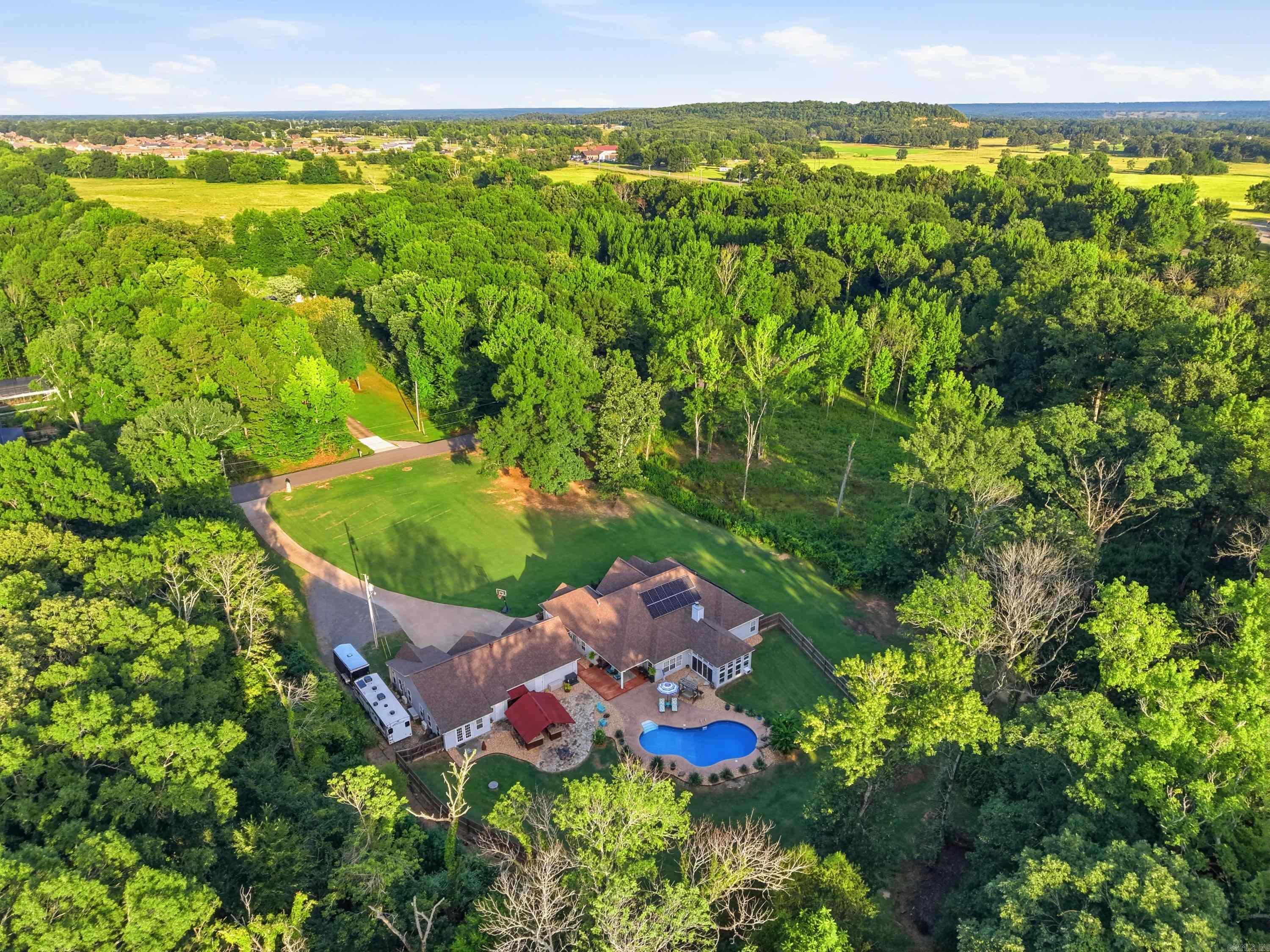 EAGLE MANOR - Residential