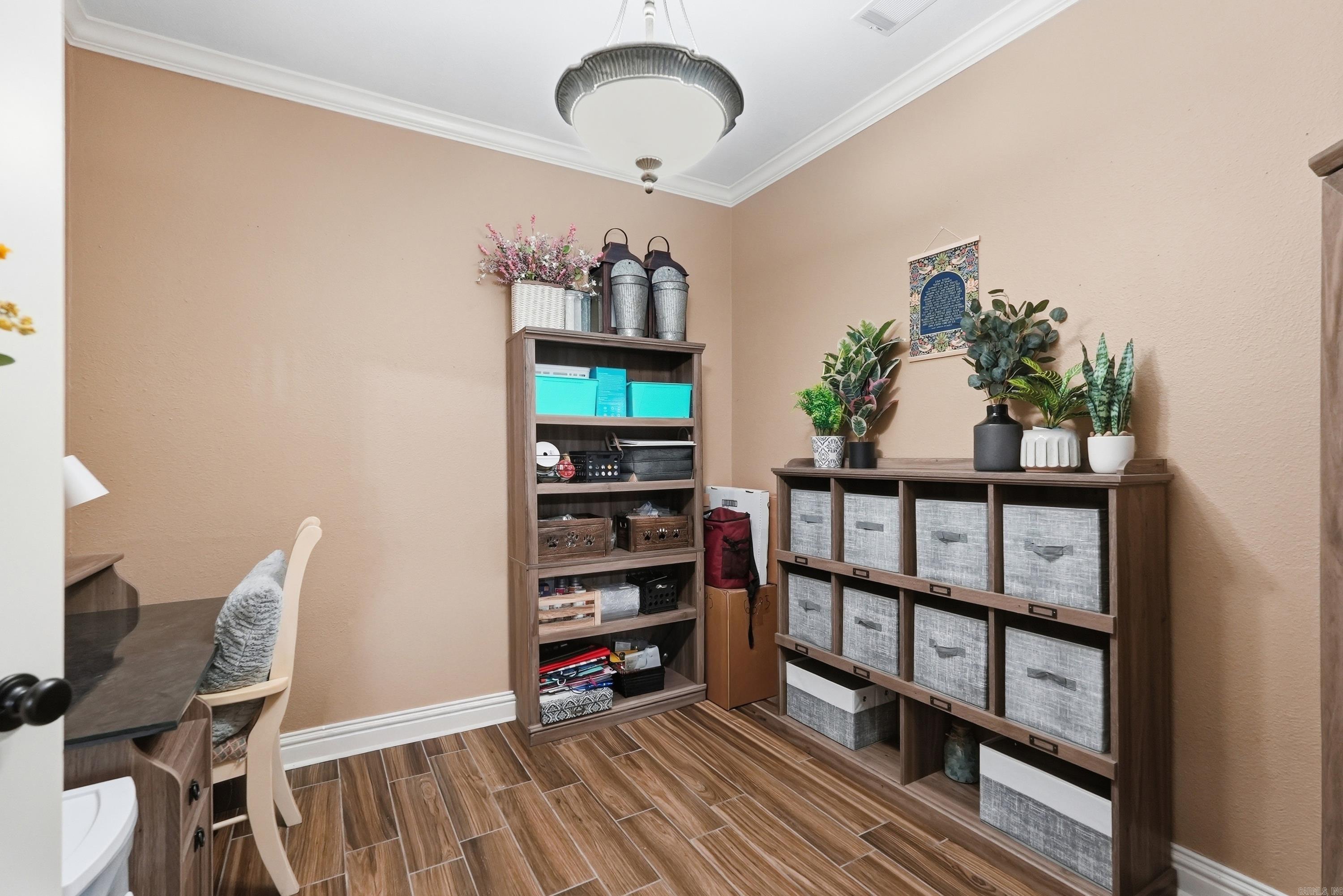 EAGLE MANOR - Residential