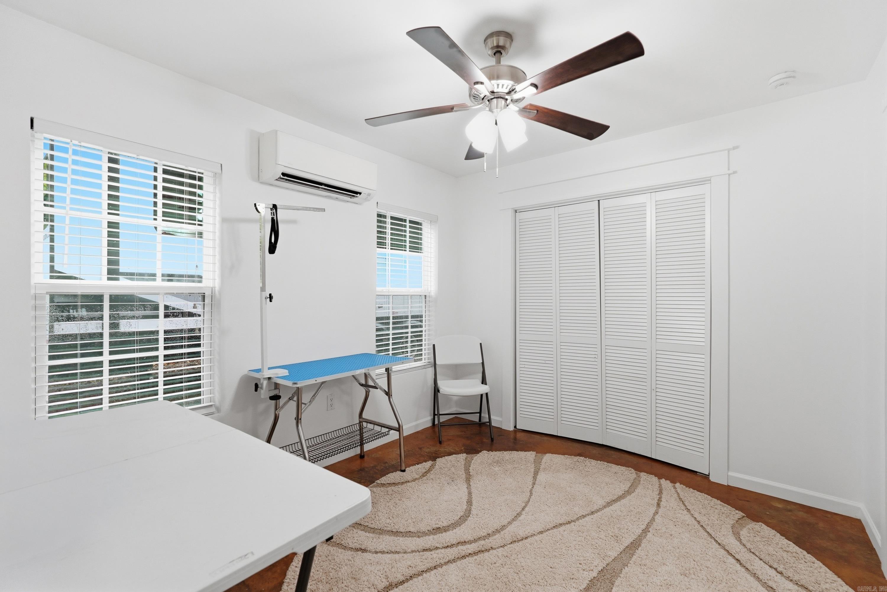 EAGLE MANOR - Residential