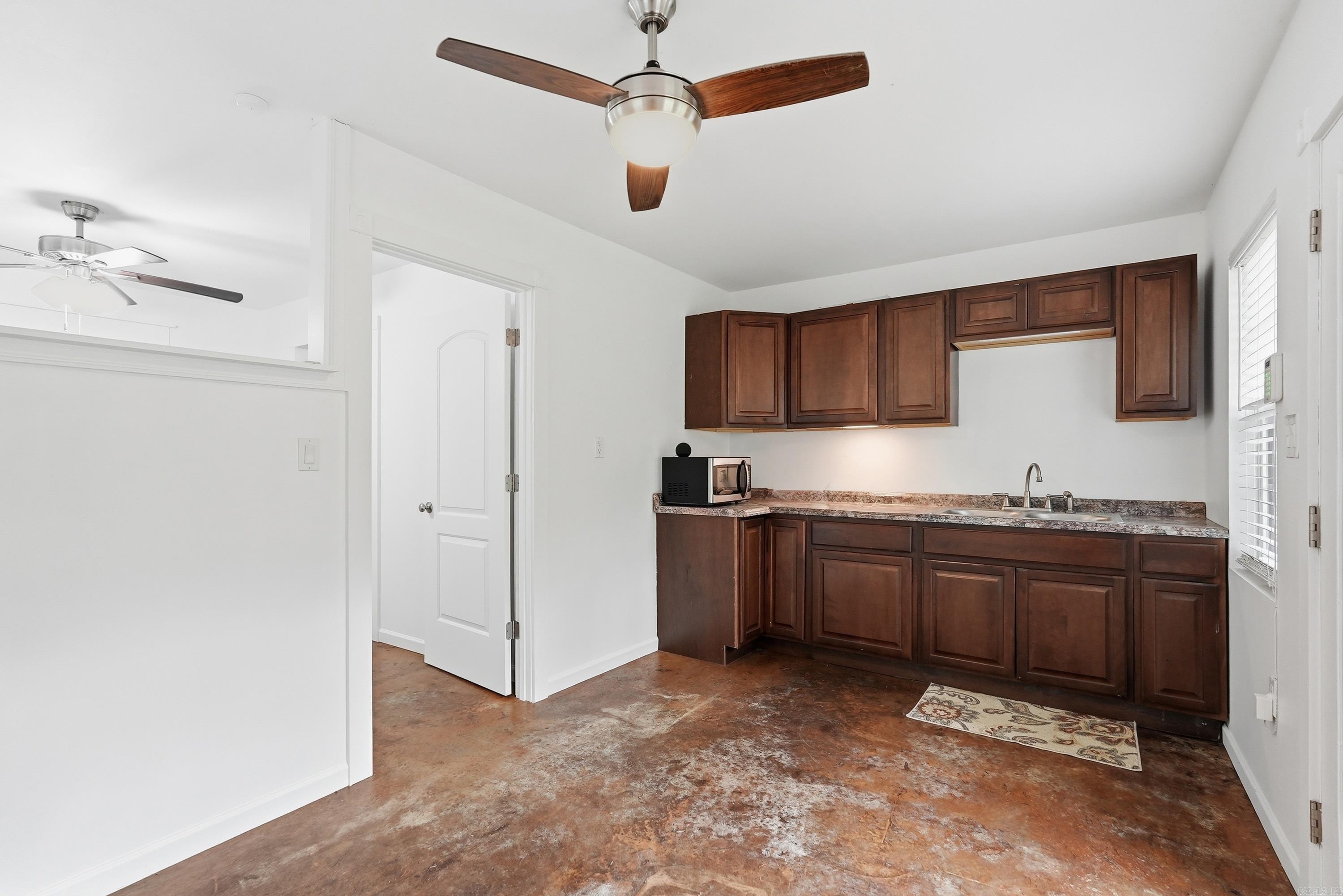 EAGLE MANOR - Residential