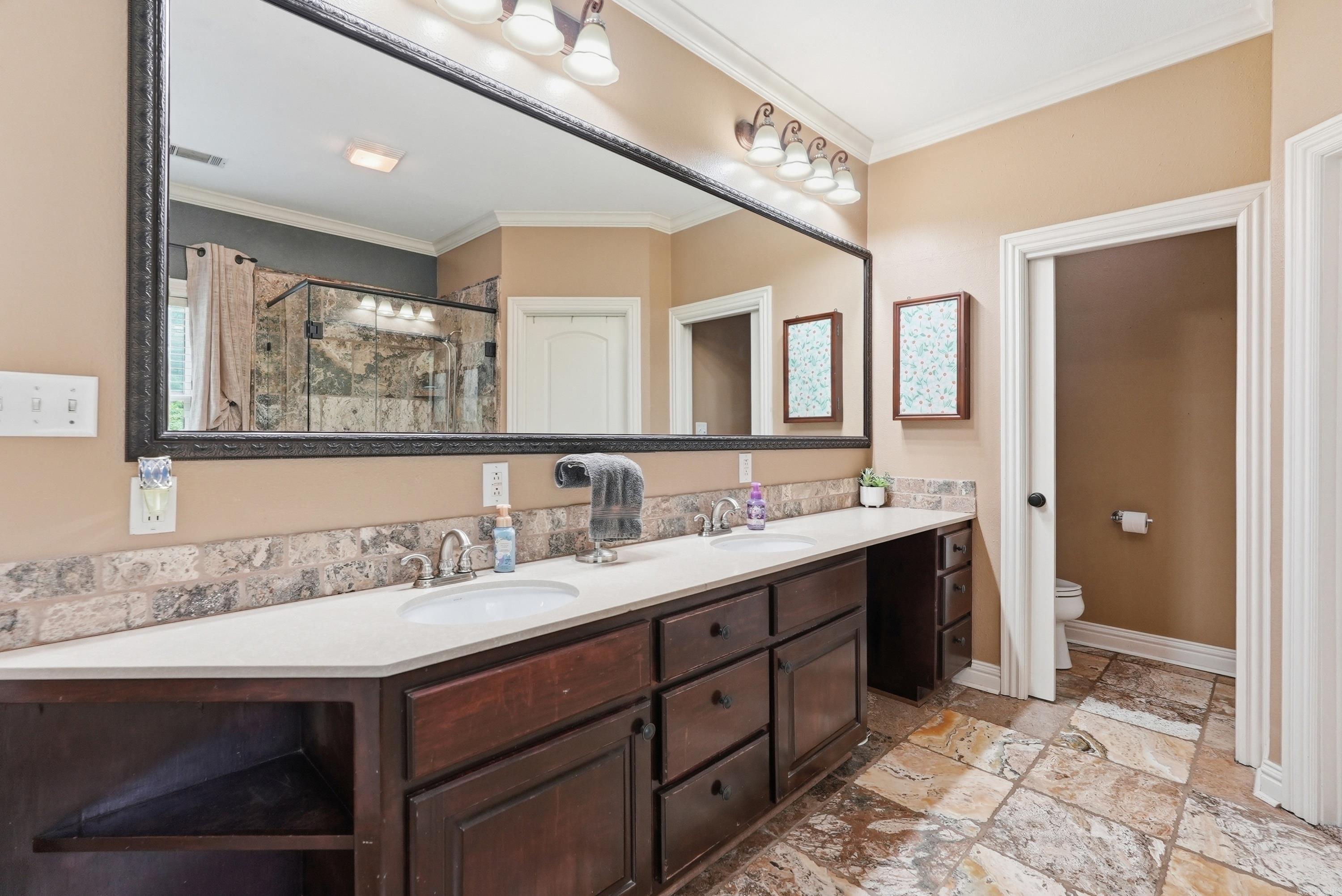 EAGLE MANOR - Residential