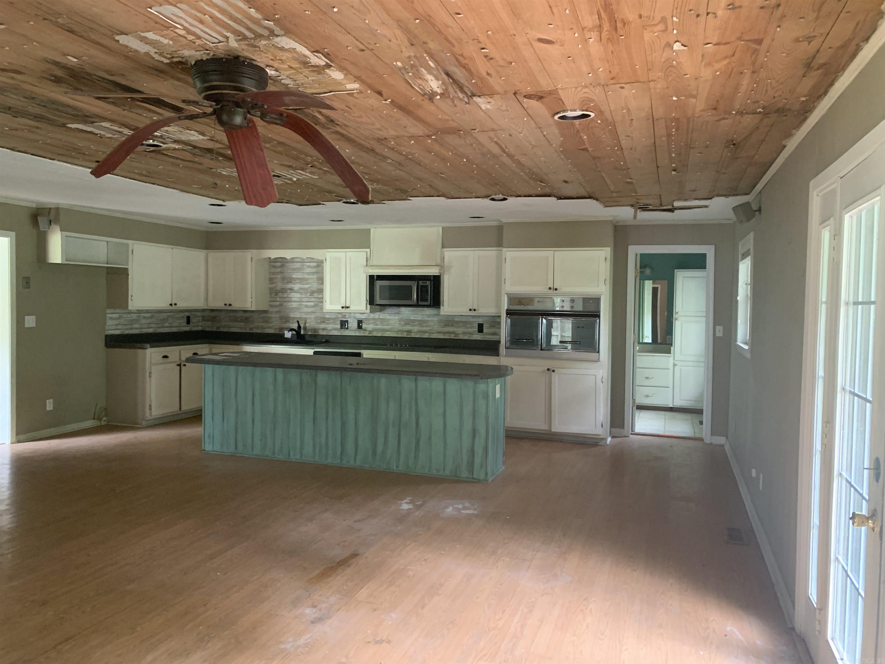 ARKANSAS HGTS - Residential