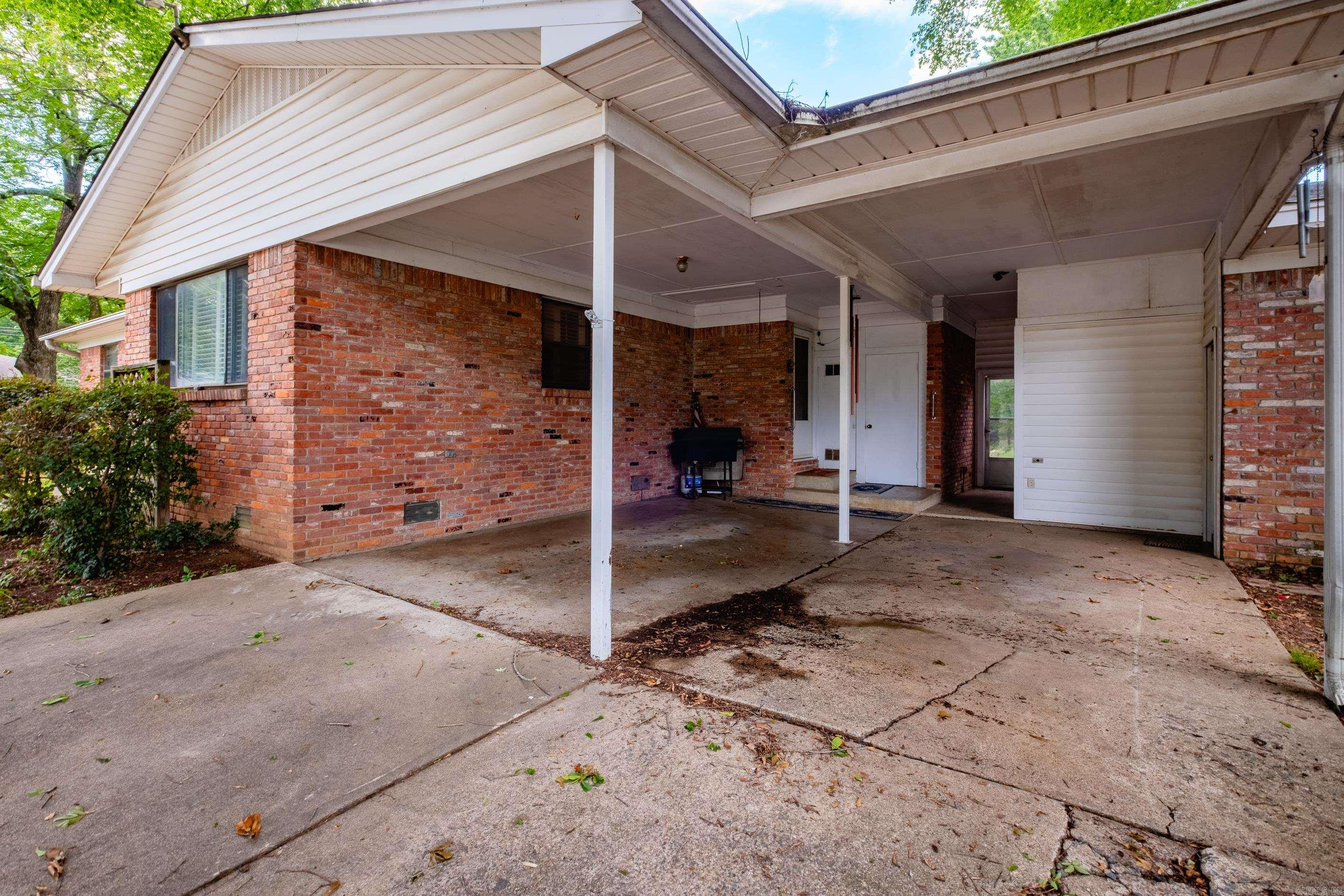 BROOK HOLLOW ADDN - Residential