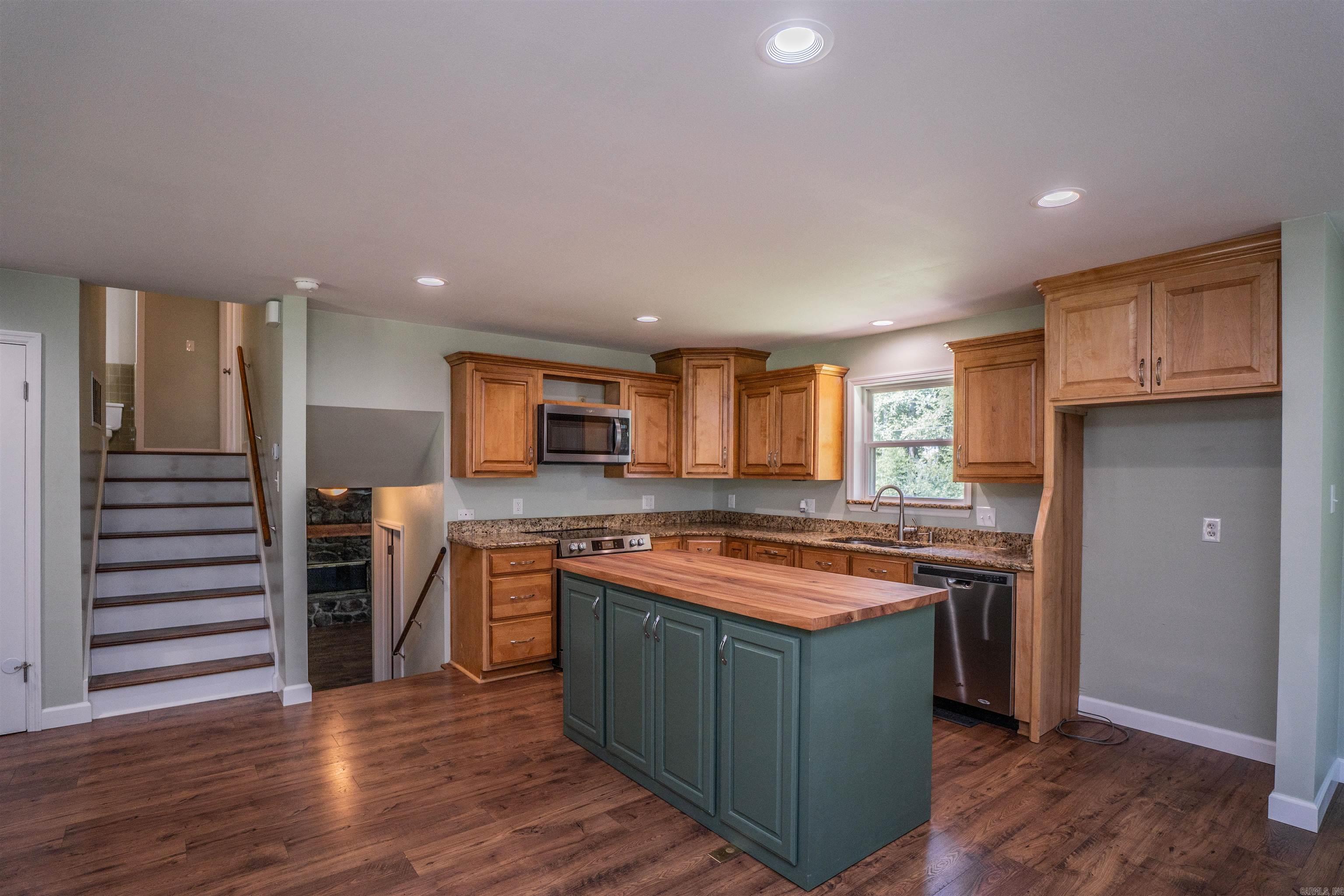 COLONY WEST - Residential