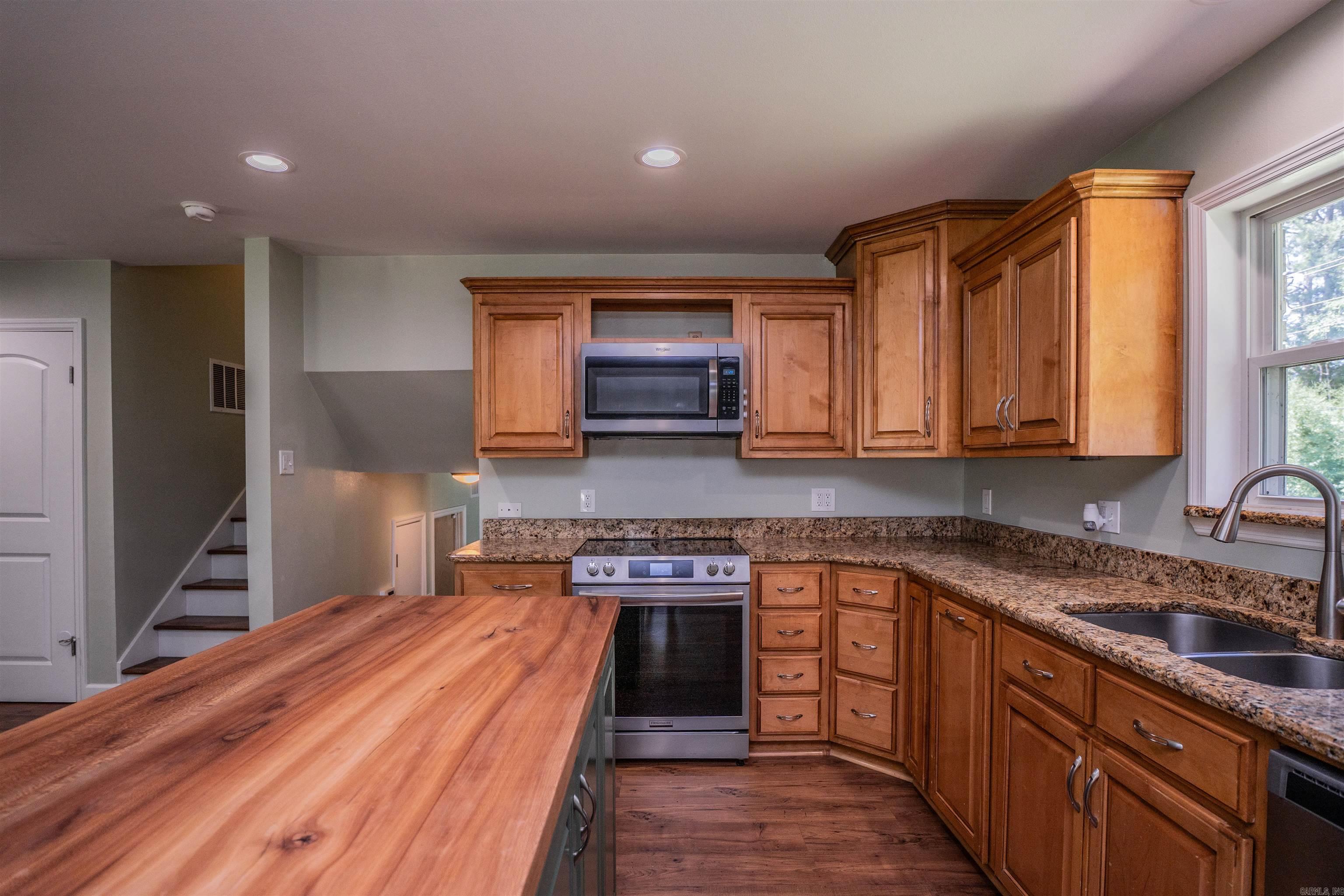 COLONY WEST - Residential
